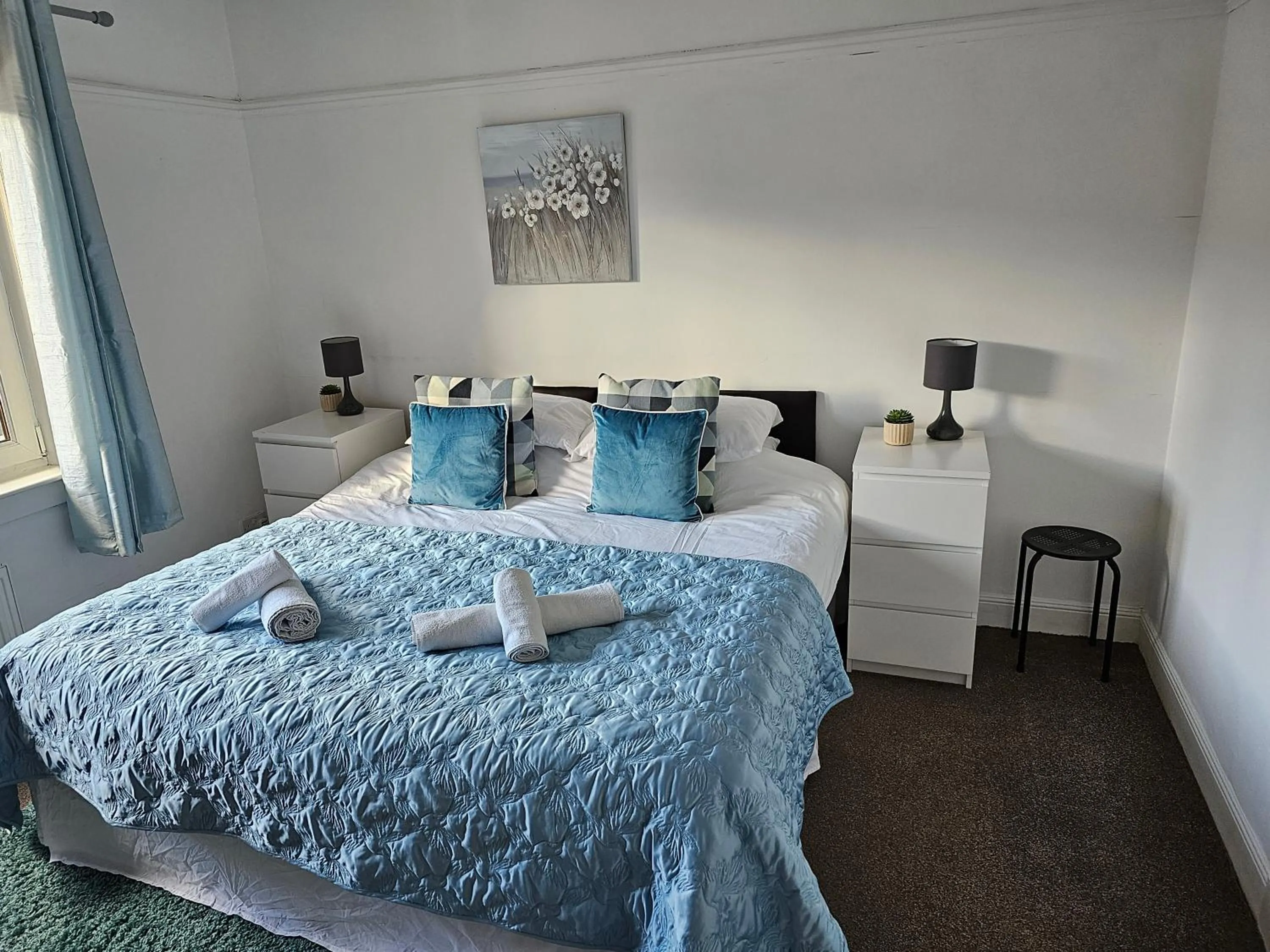 Snug - Meadhan Apartment