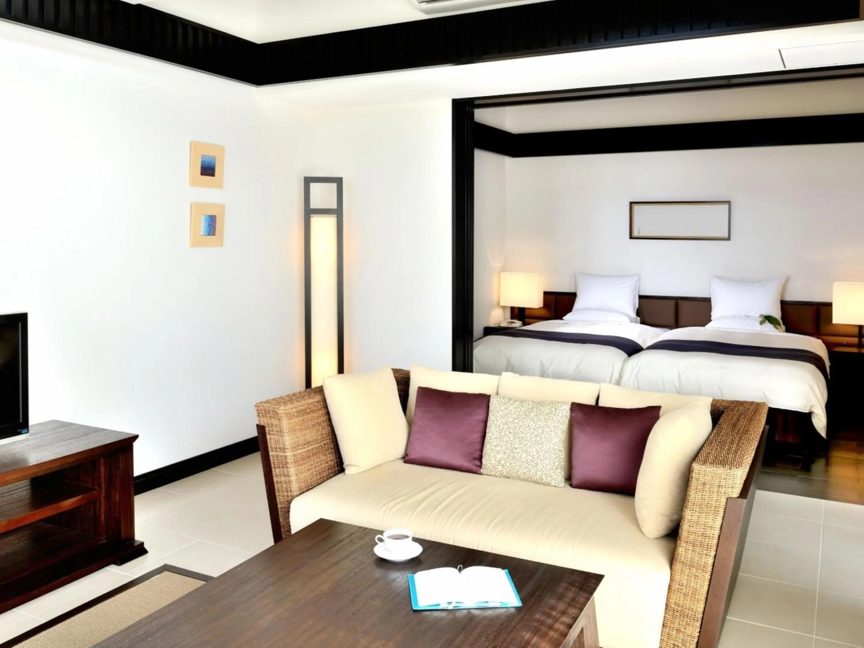 Bedroom, Bed in Shigira Bayside Suite Allamanda