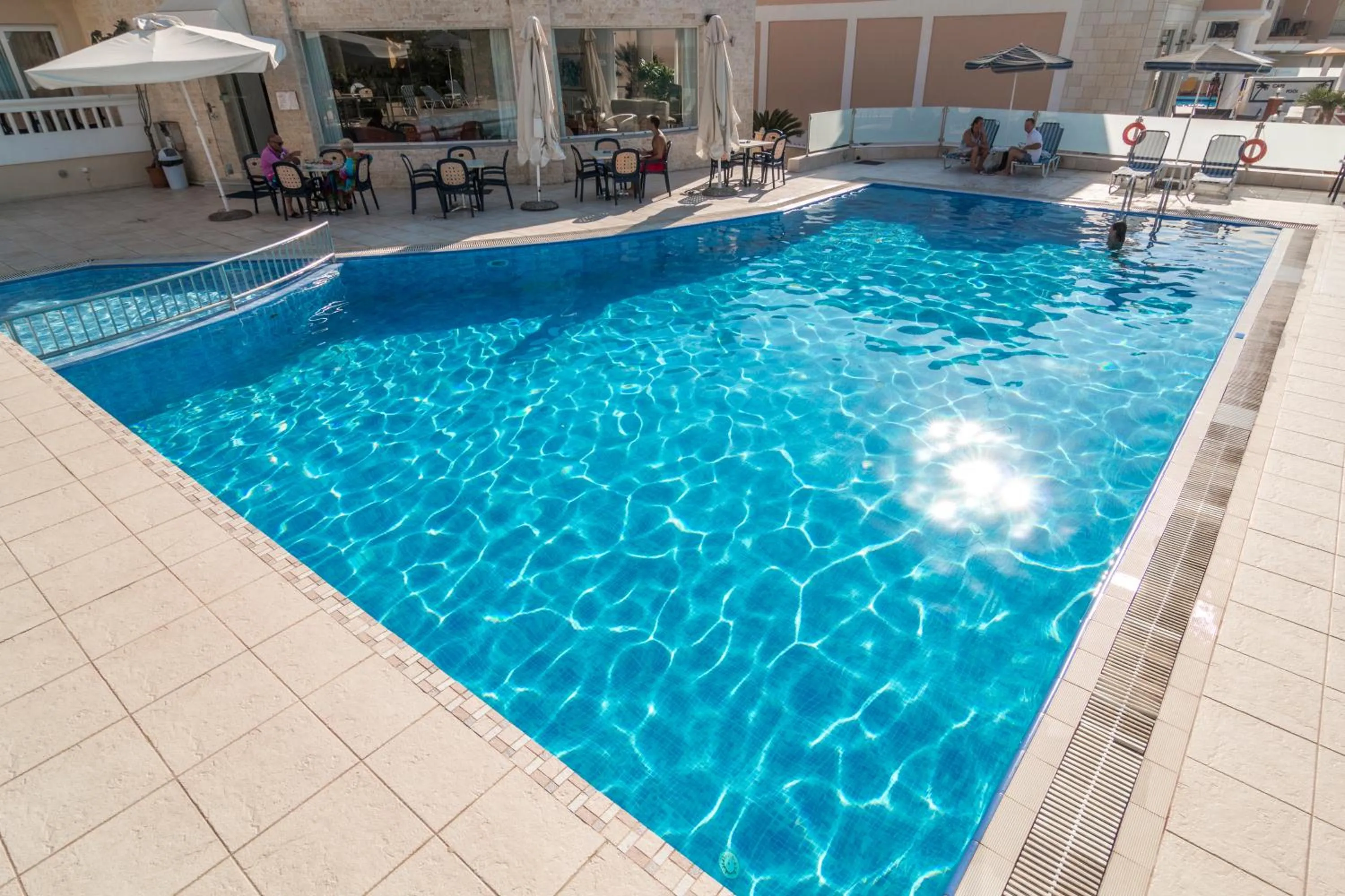 Swimming pool in Porto Alegre Hotel