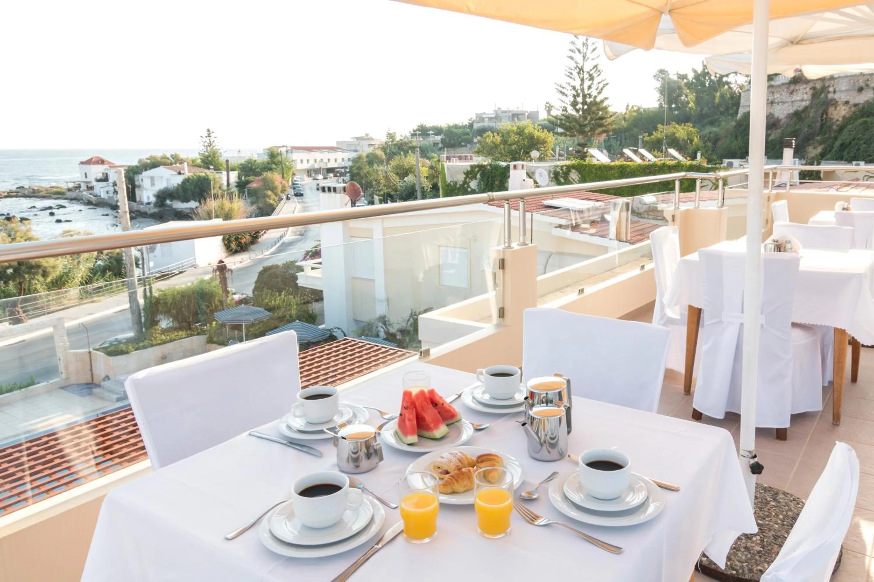 Restaurant/places to eat in Porto Alegre Hotel