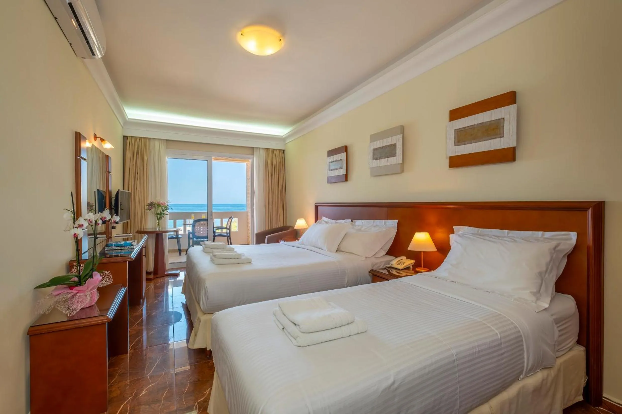 Bedroom, Bed in Porto Alegre Hotel