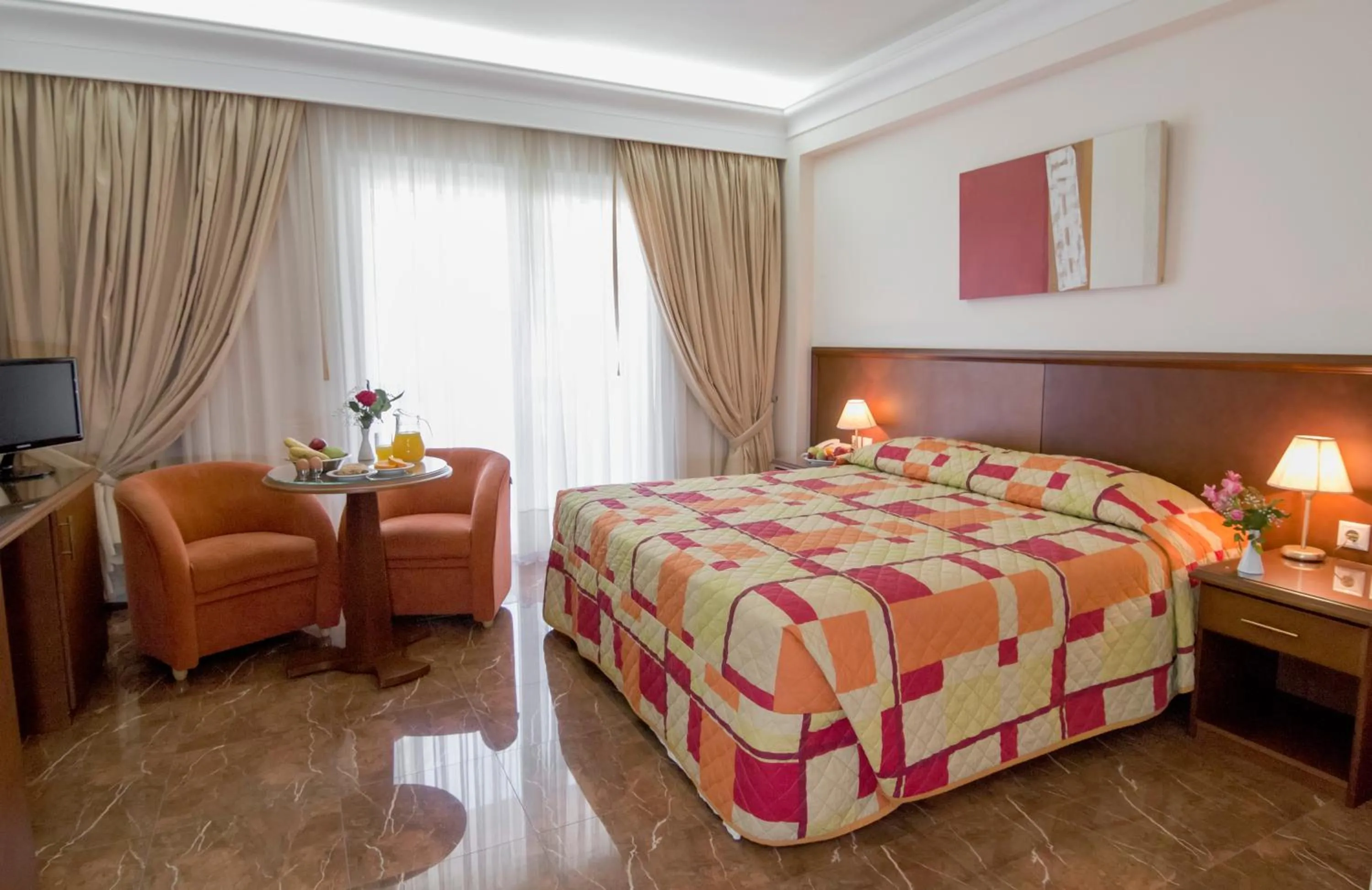 Photo of the whole room, Bed in Porto Alegre Hotel