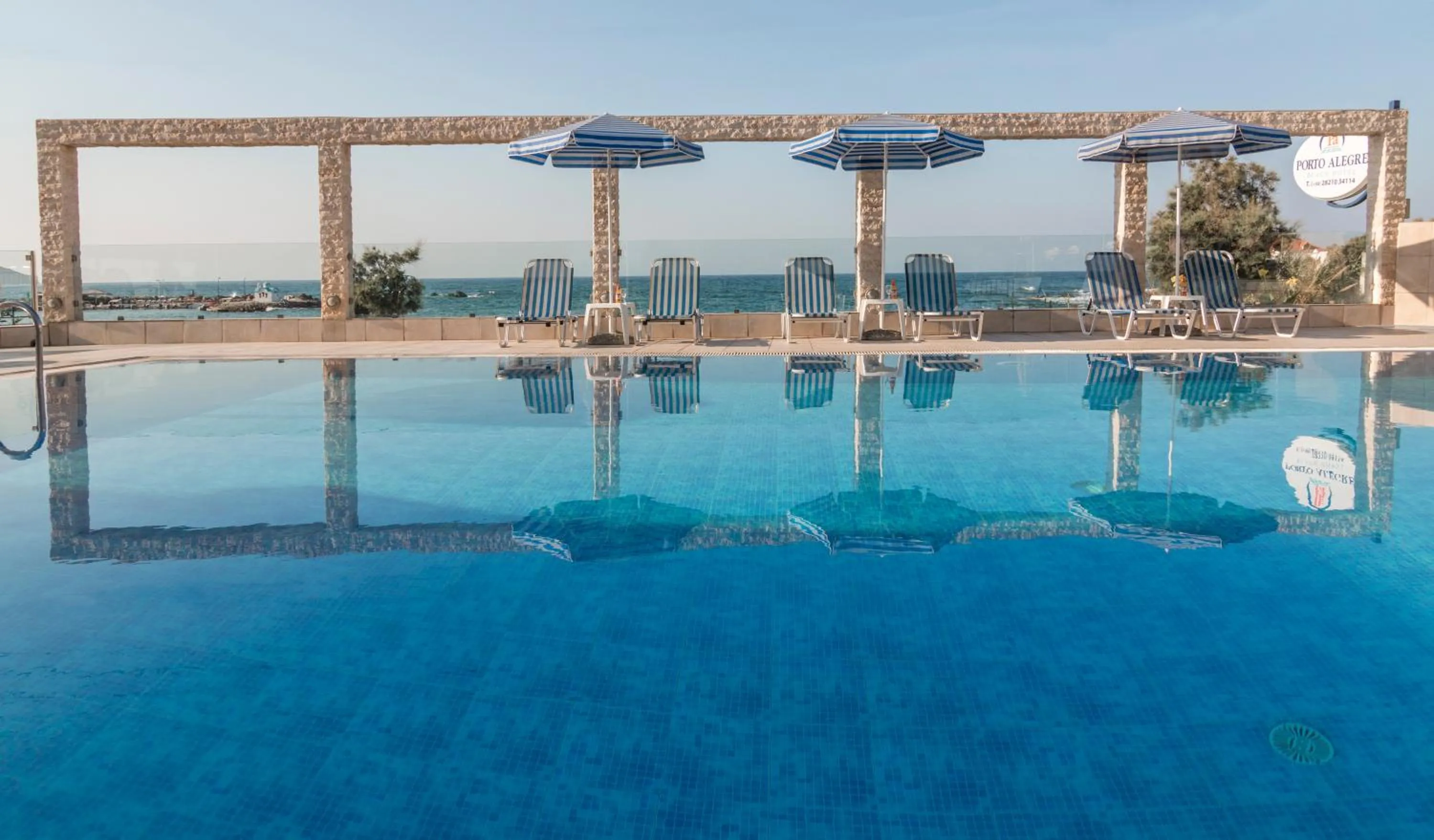 Swimming pool in Porto Alegre Hotel