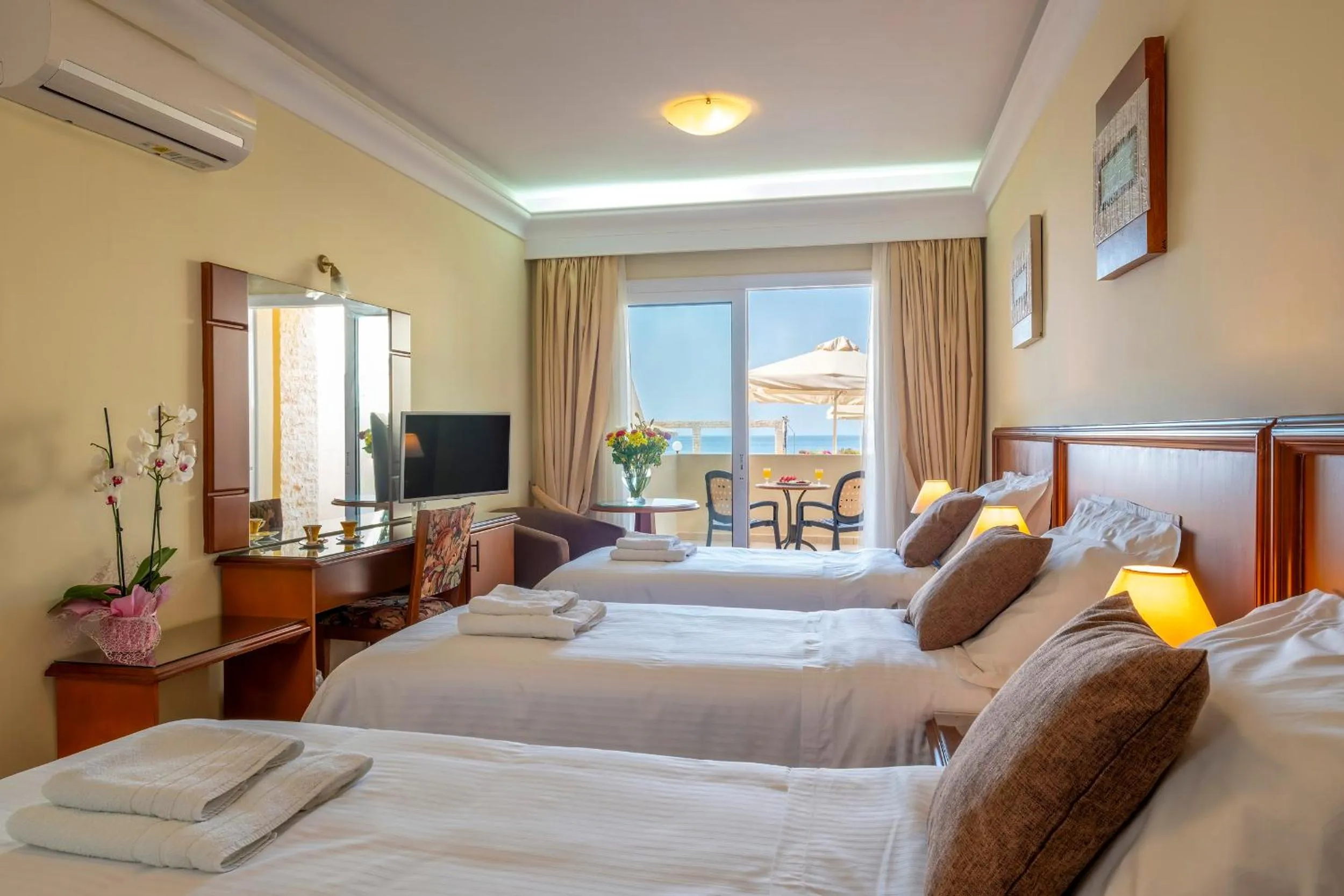 Bedroom, Bed in Porto Alegre Hotel