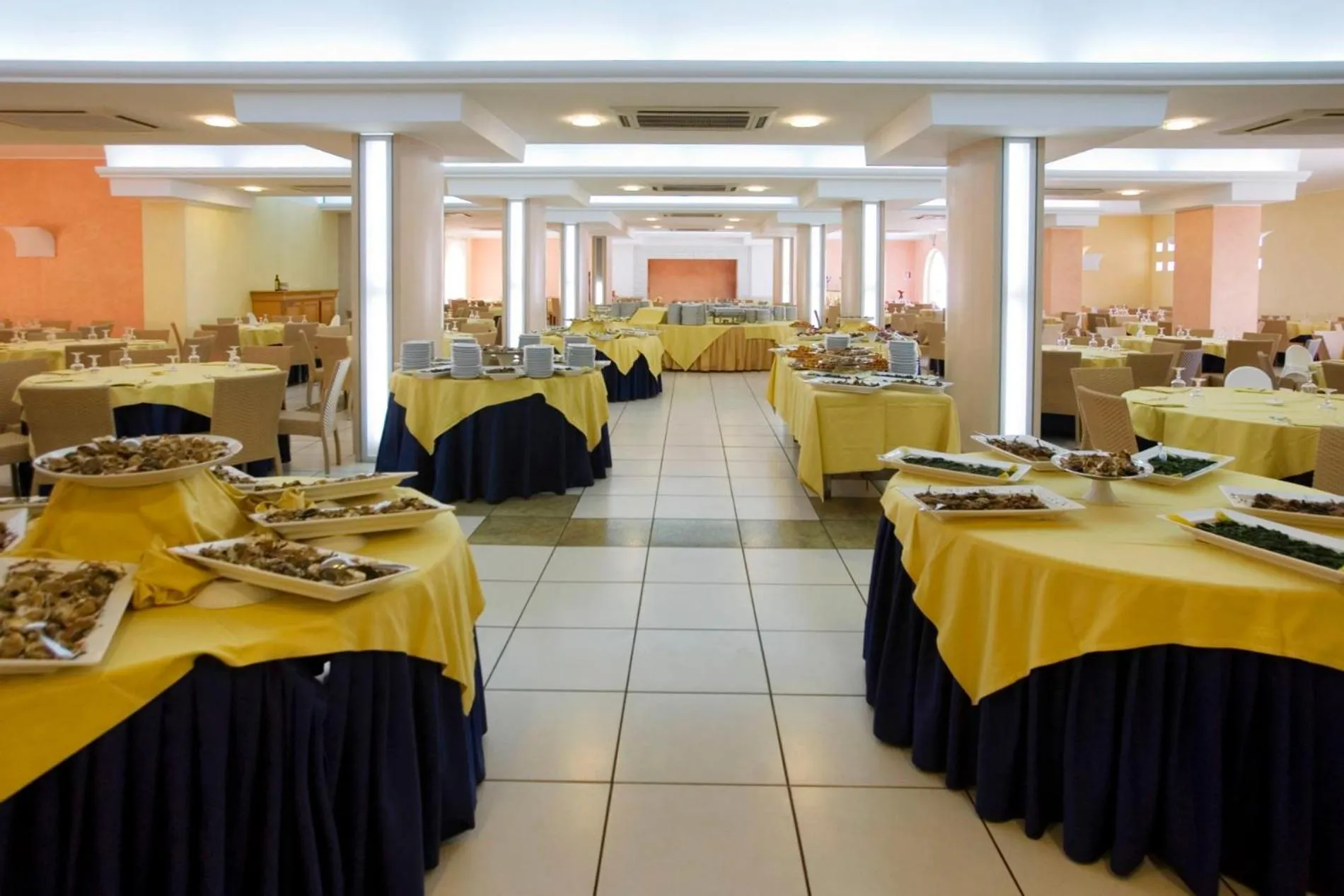 Restaurant/places to eat in Futura Club Torre Rinalda