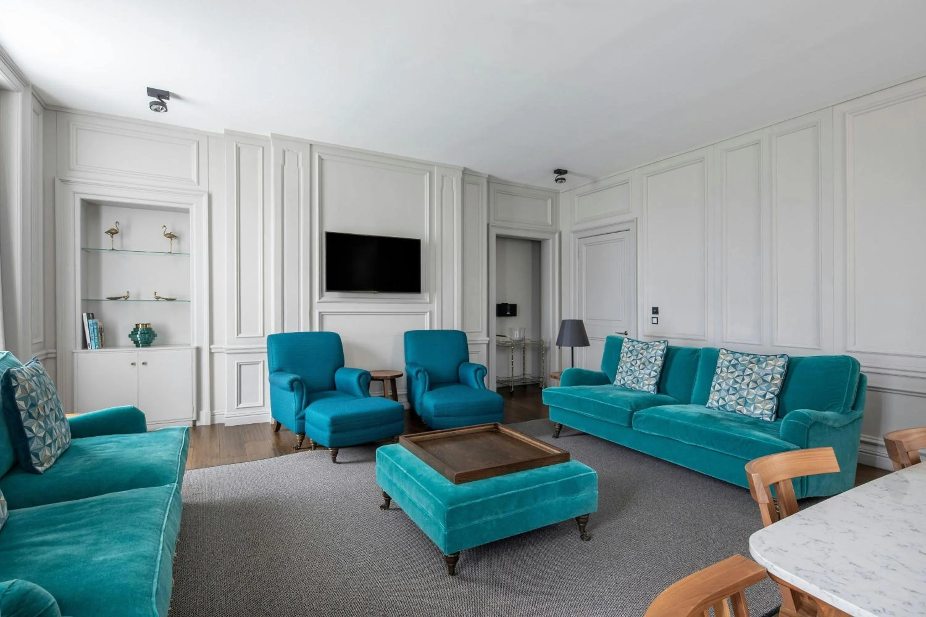 Lounge or bar in The Edinburgh Grand, a Luxury Collection Hotel, Edinburgh