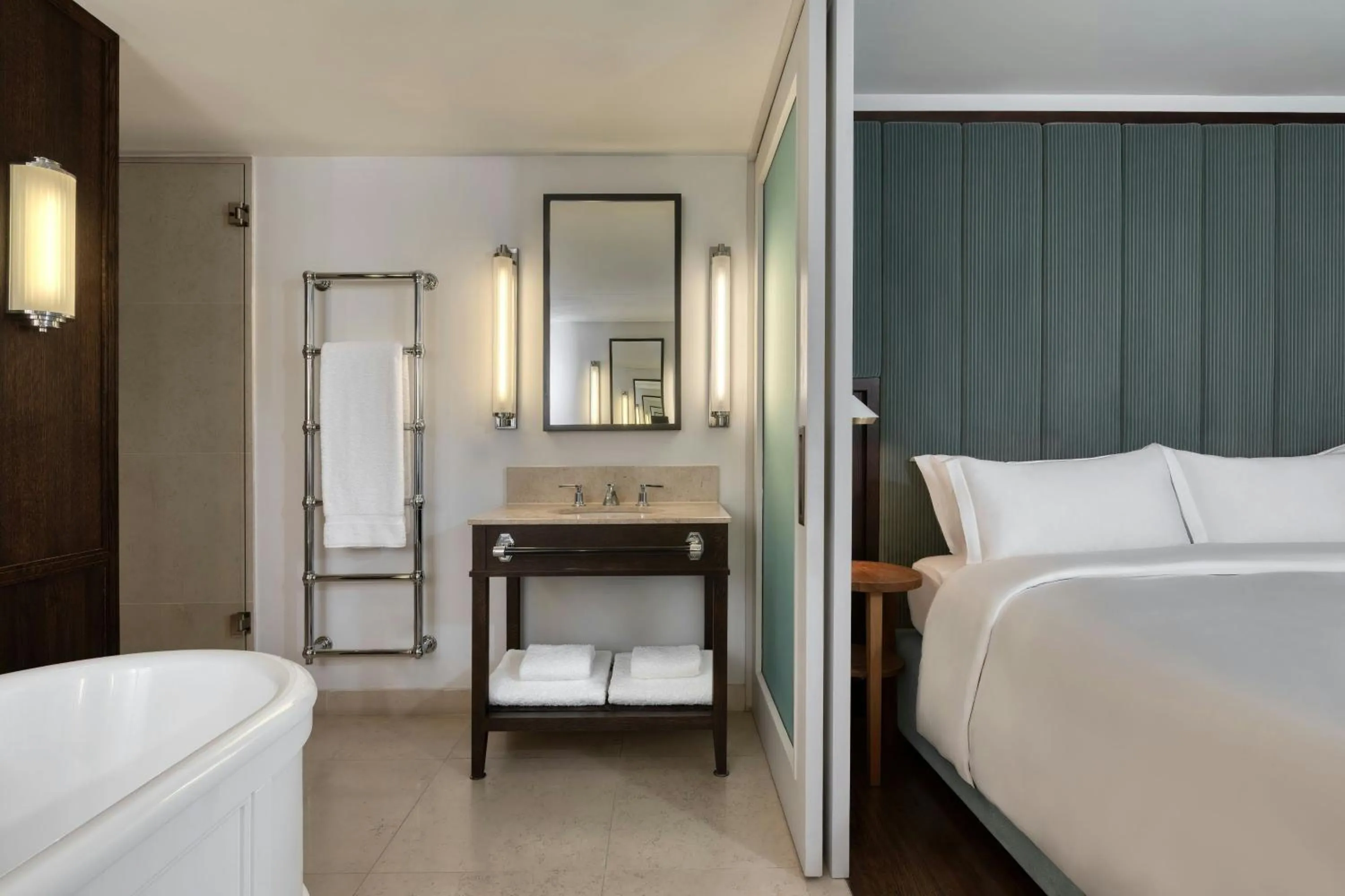 Bathroom, Bed in The Edinburgh Grand, a Luxury Collection Hotel, Edinburgh