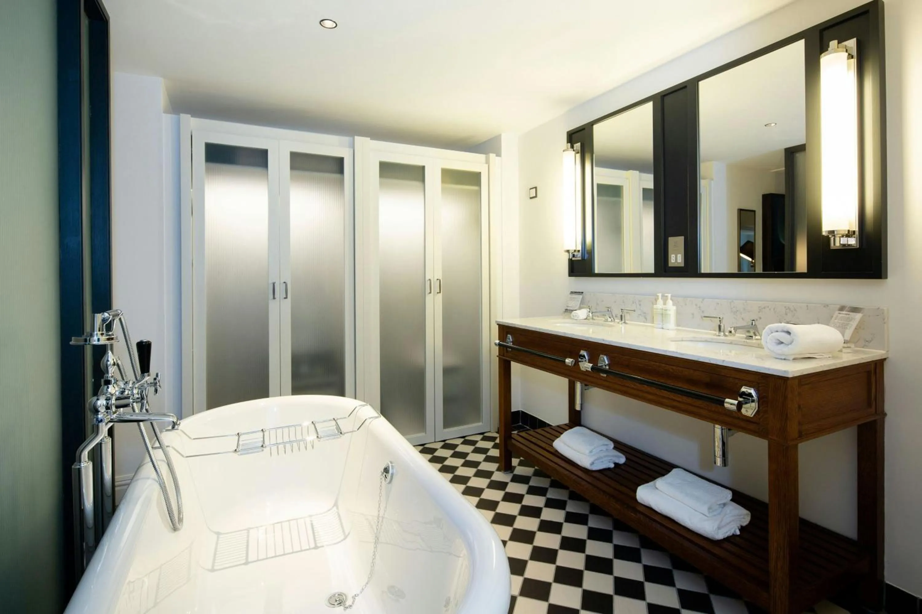 Bathroom in The Edinburgh Grand, a Luxury Collection Hotel, Edinburgh