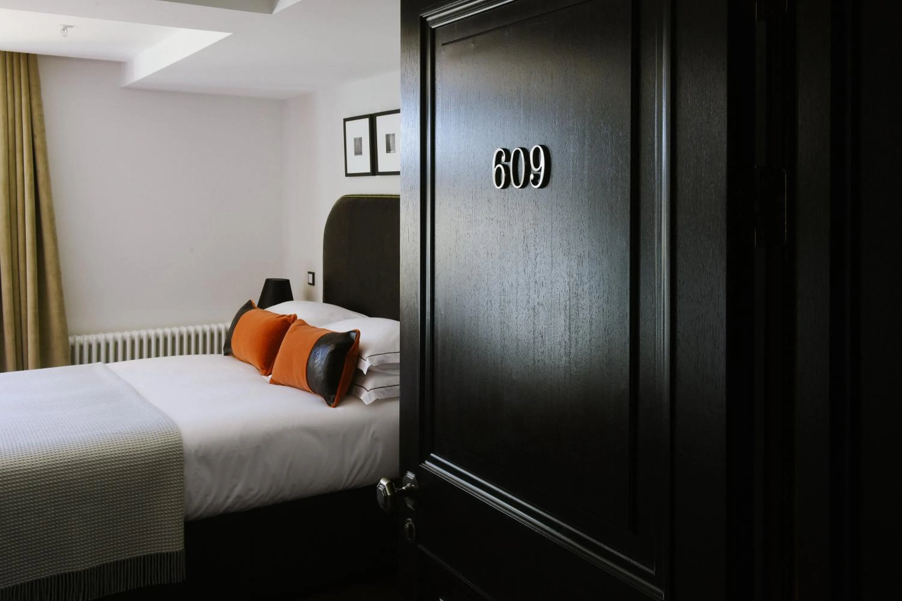 Deluxe Open Plan Apartment in The Edinburgh Grand, a Luxury Collection Hotel, Edinburgh