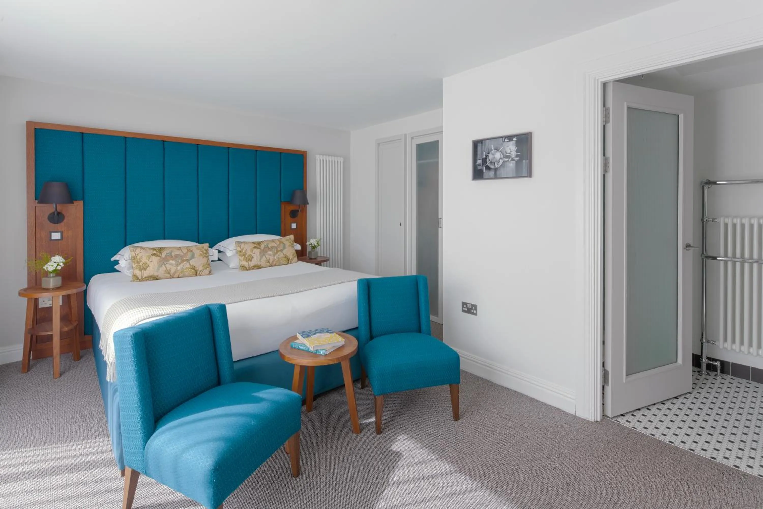 Deluxe One Bedroom Apartment with Balcony in The Edinburgh Grand, a Luxury Collection Hotel, Edinburgh