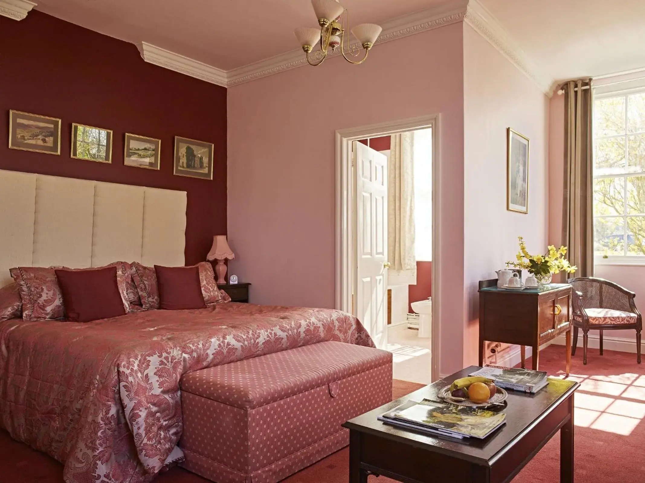 Bedroom in Corse Lawn House Hotel