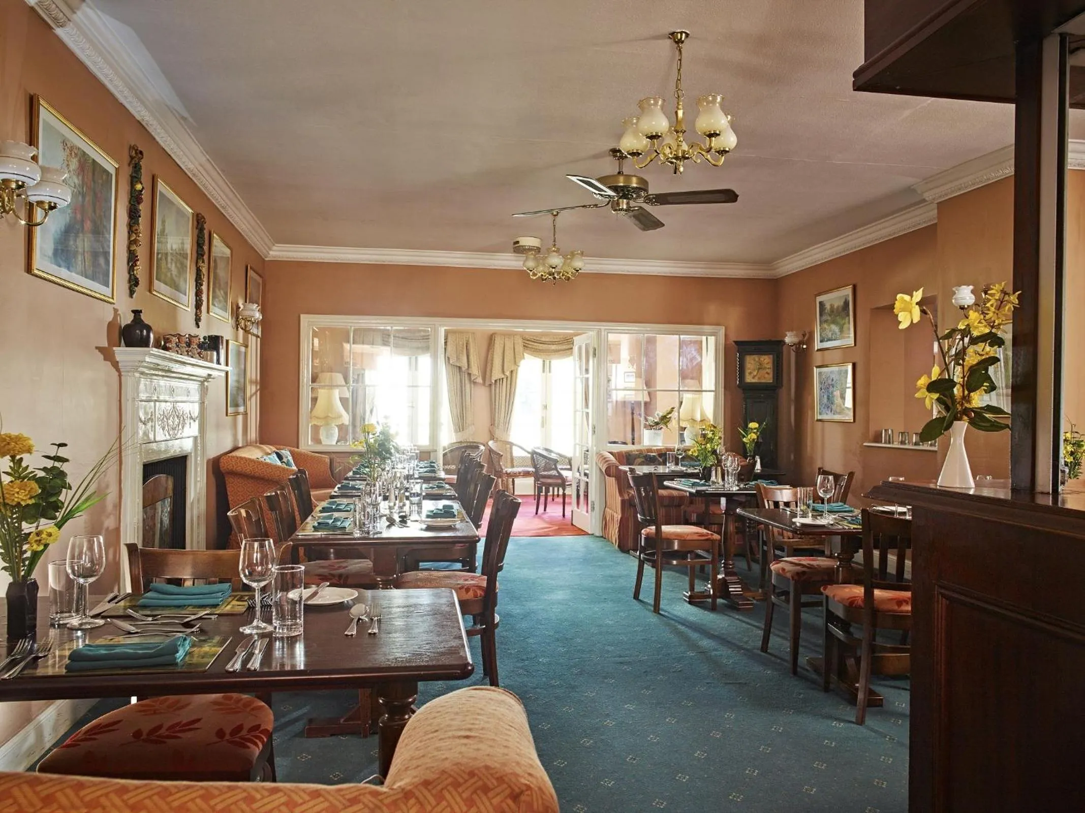 Restaurant/places to eat in Corse Lawn House Hotel