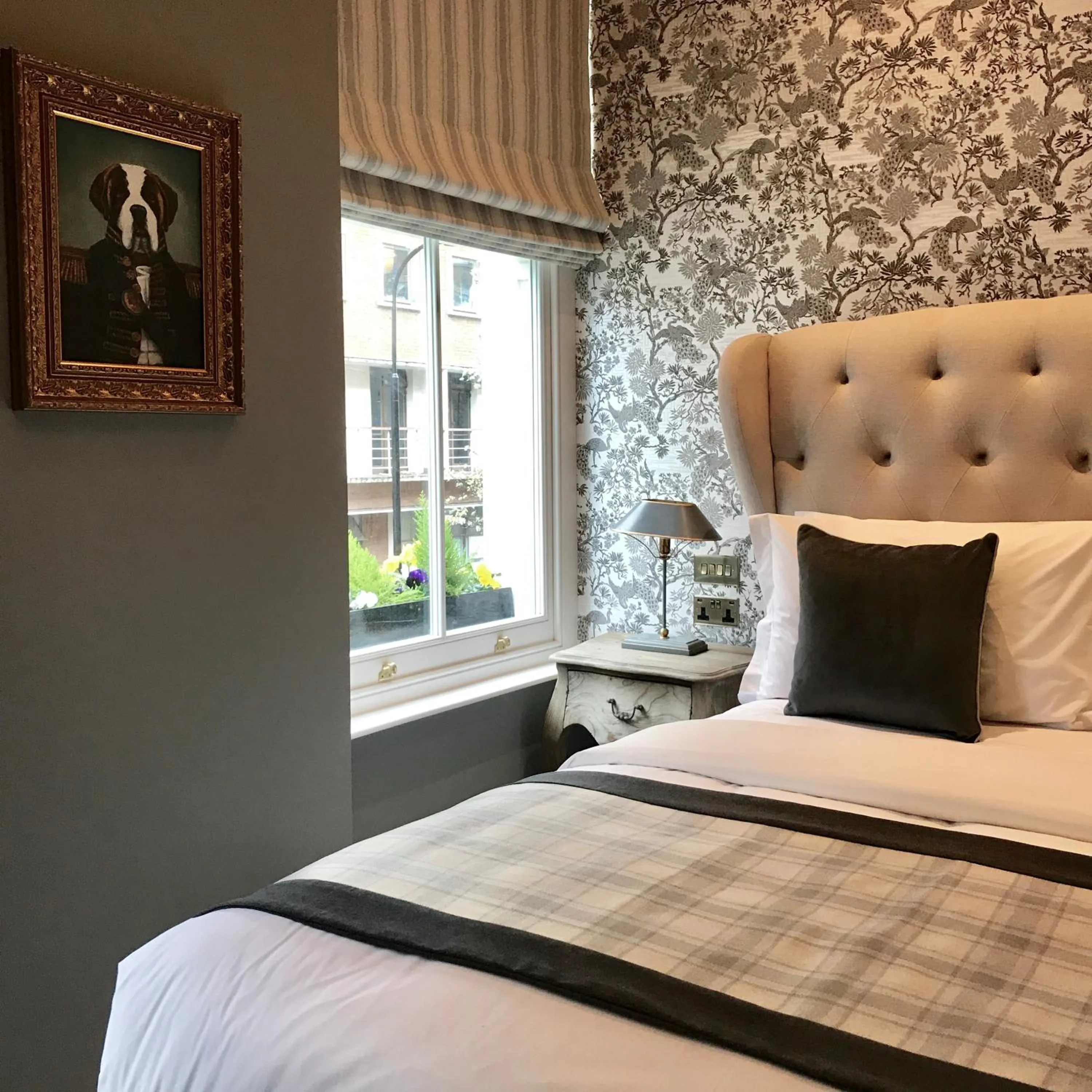 Bed in The Grafton Arms Pub & Rooms