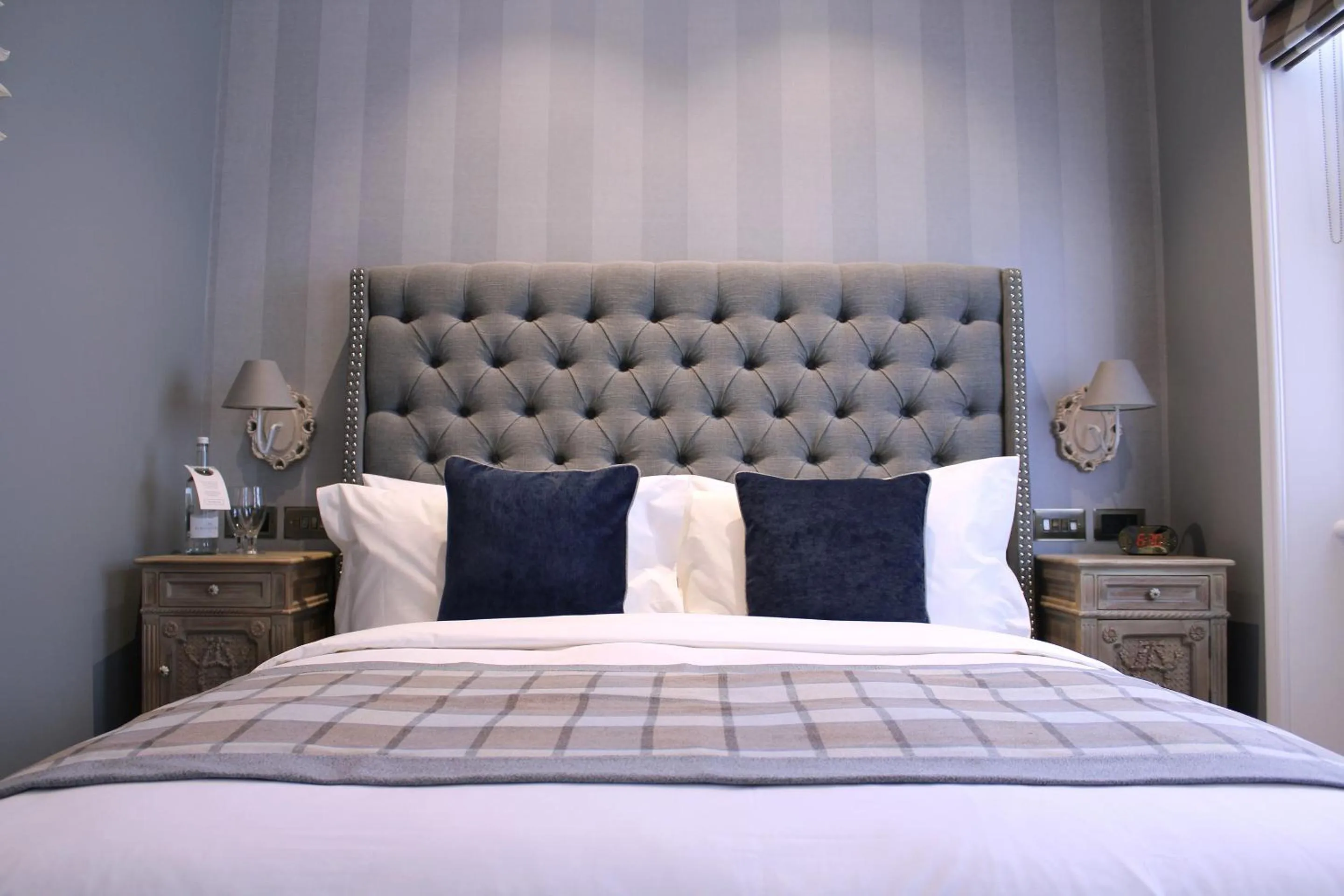 Bed in The Grafton Arms Pub & Rooms