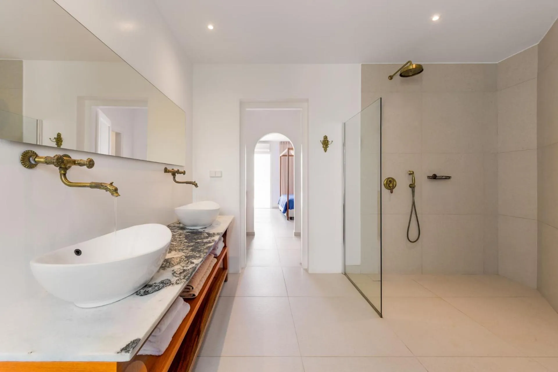 Property building in Kallisti Paros