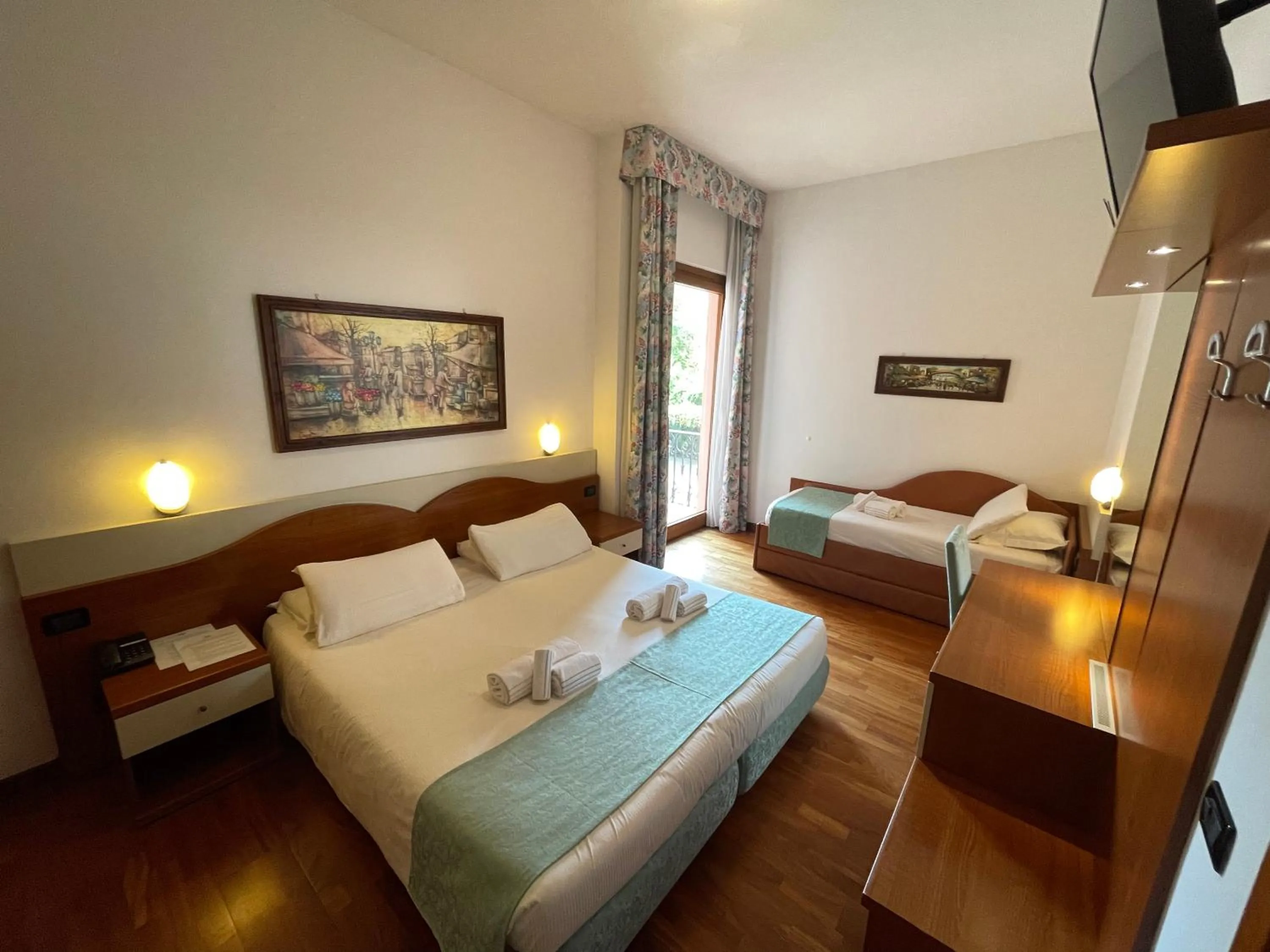 Photo of the whole room, Bed in Hotel Meridiana