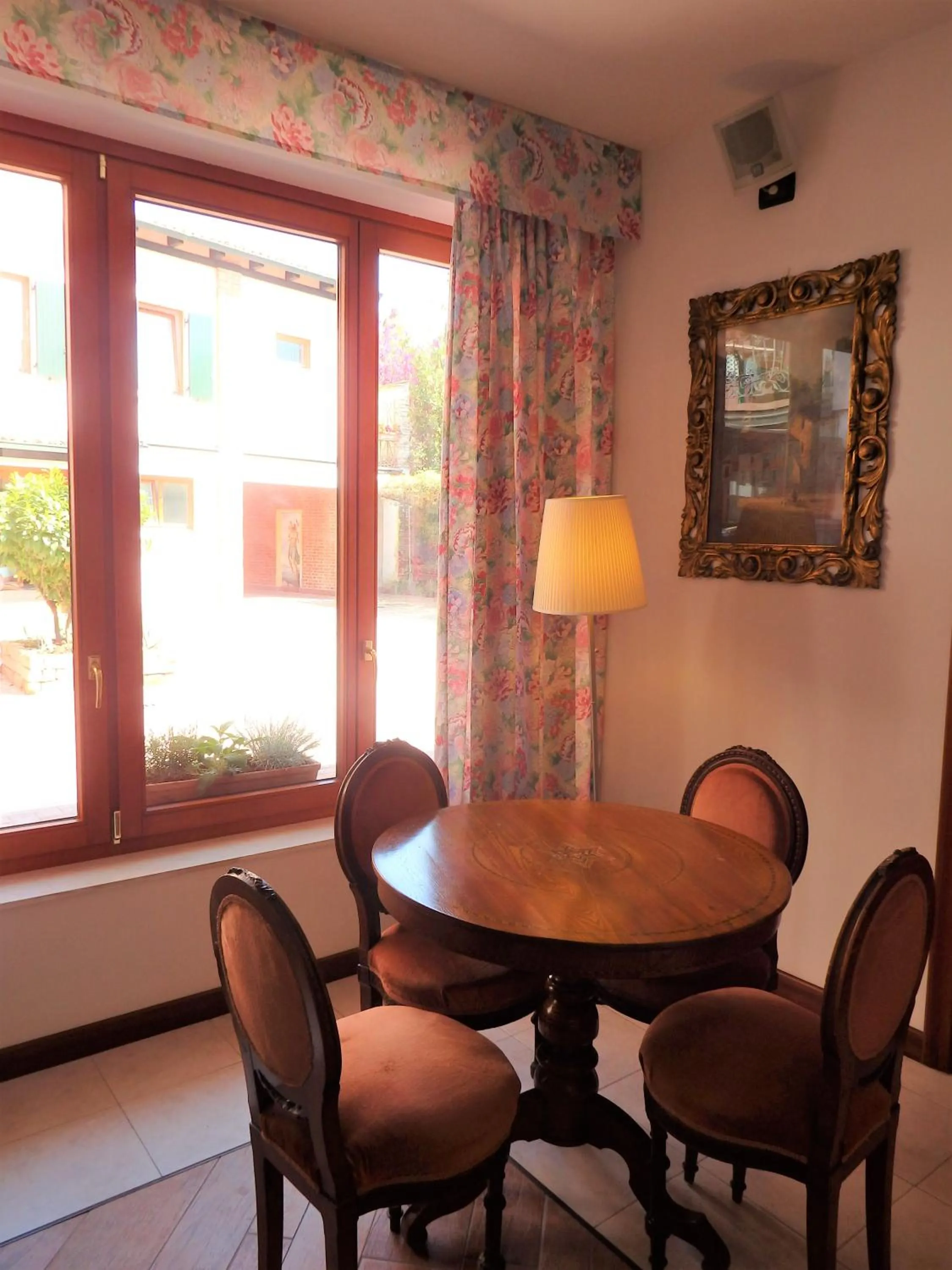 Communal lounge/ TV room in Hotel Meridiana