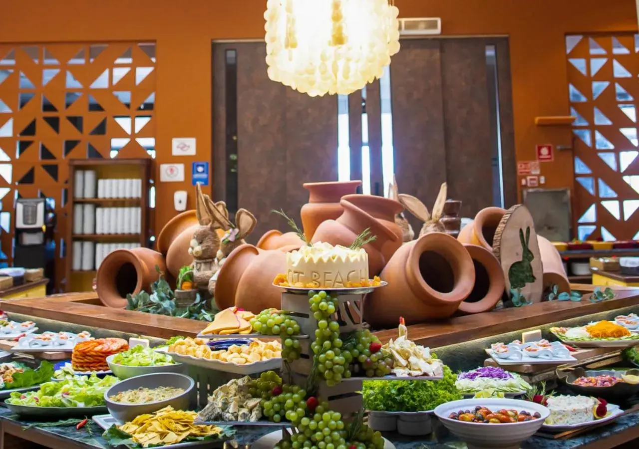 Food and drinks in Hot Beach Resort Food and drinks in Hot Beach Resort