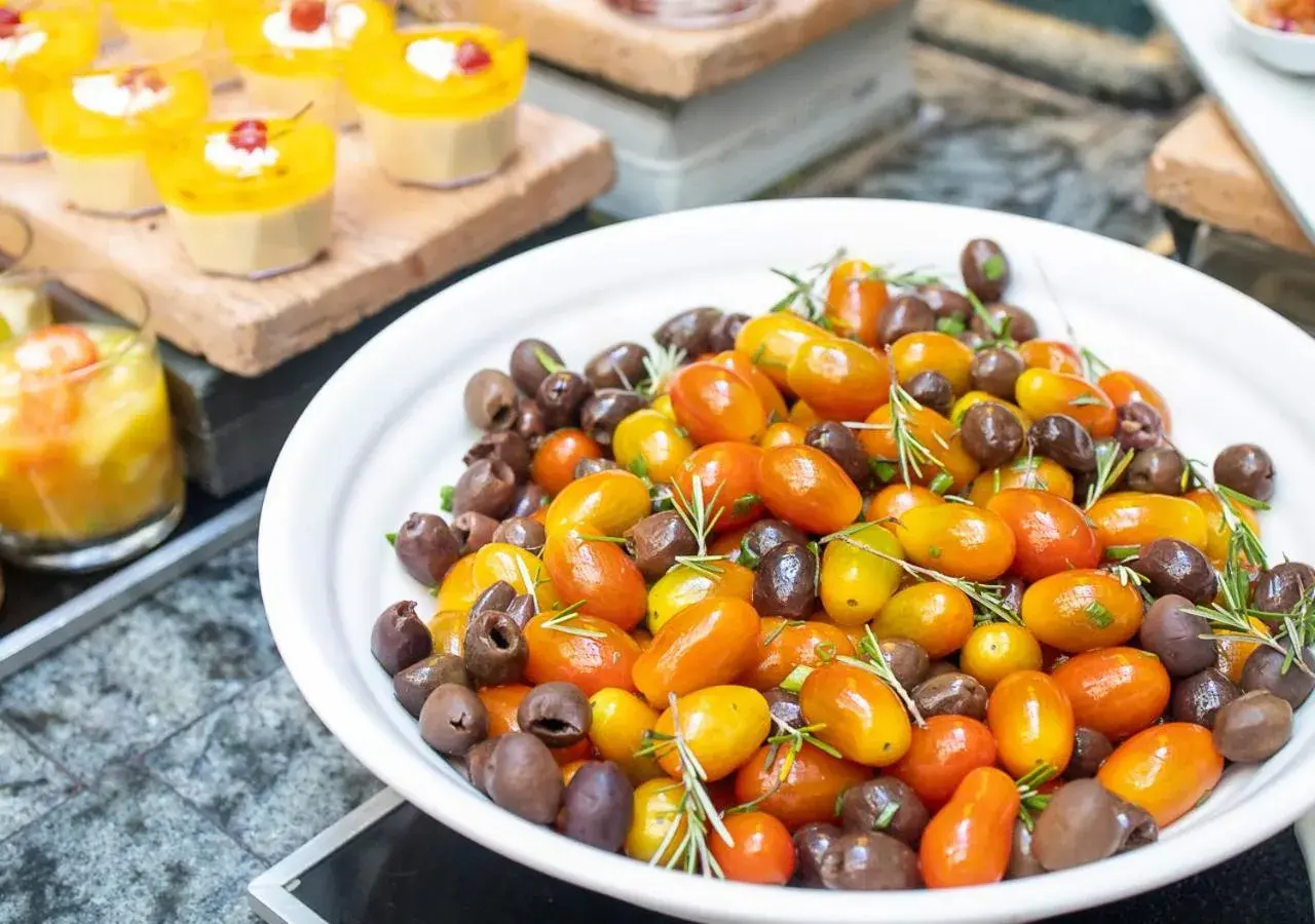 Food and drinks in Hot Beach Resort Food and drinks in Hot Beach Resort