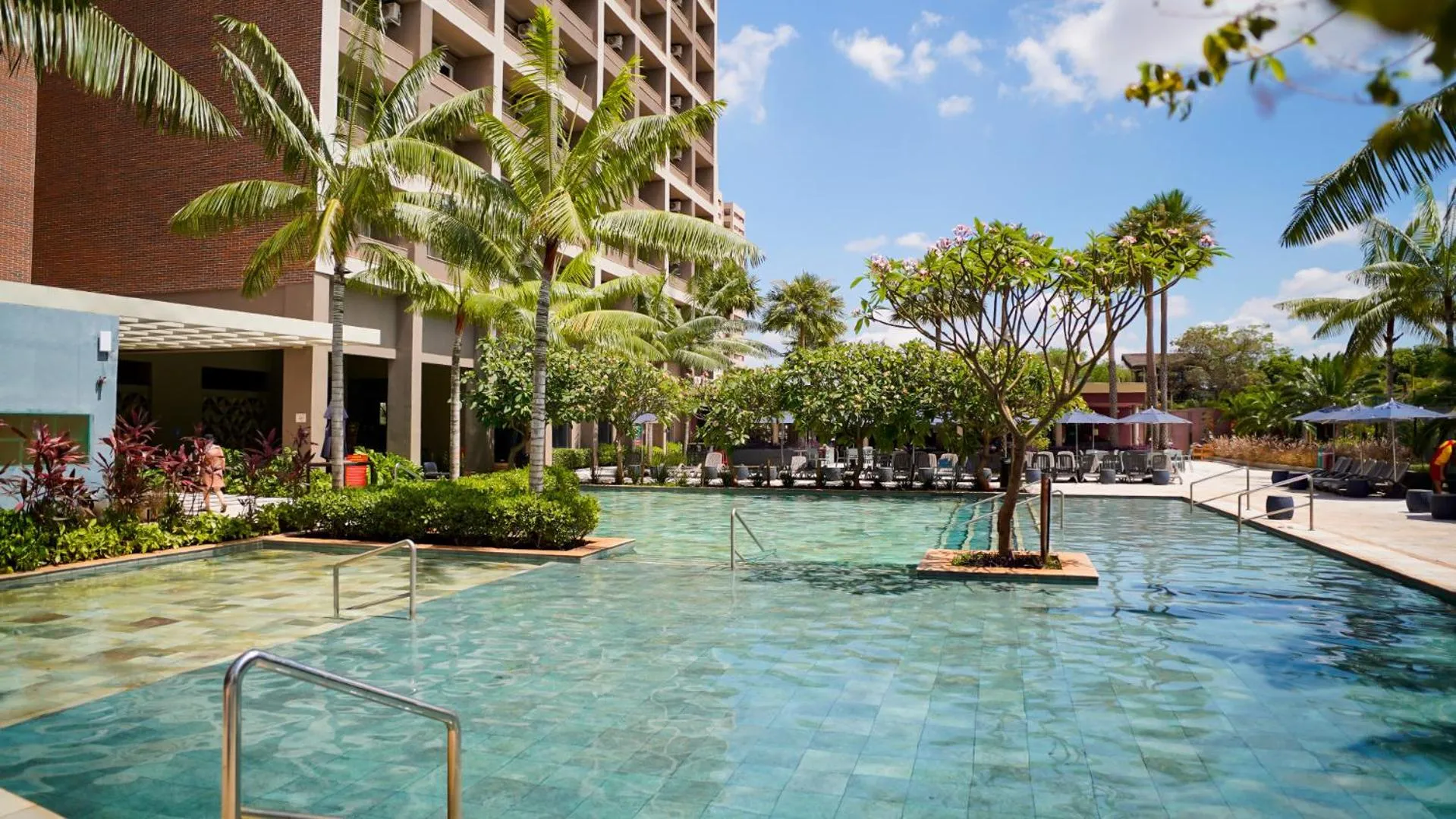 Swimming pool in Hot Beach Resort