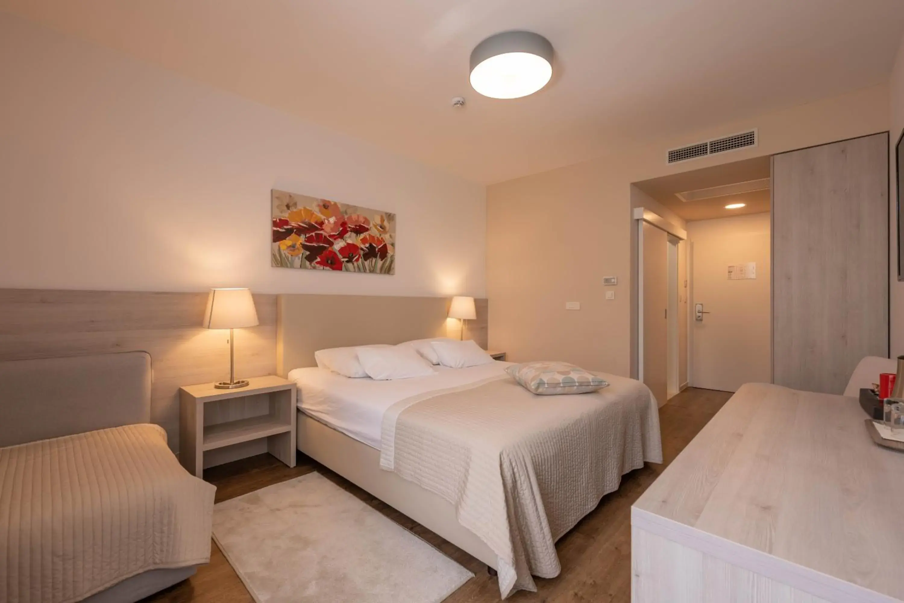 Deluxe Double Room with Extra Bed - single occupancy in Hotel Magdalena Deluxe Double Room with Extra Bed - single occupancy in Hotel Magdalena