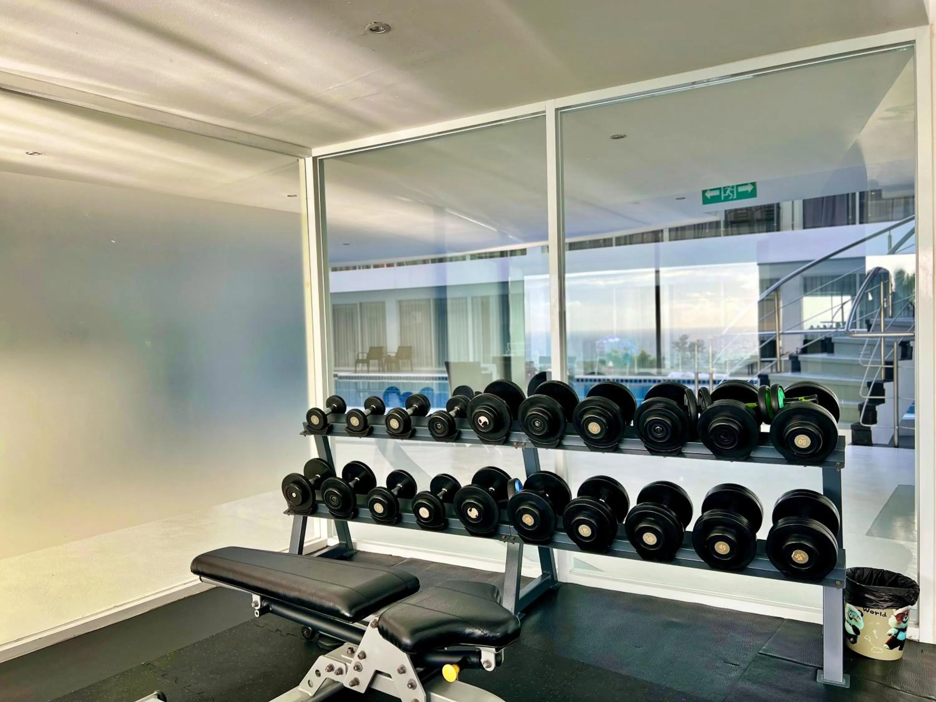 Fitness centre/facilities in Sunset Plaza by RESAVA