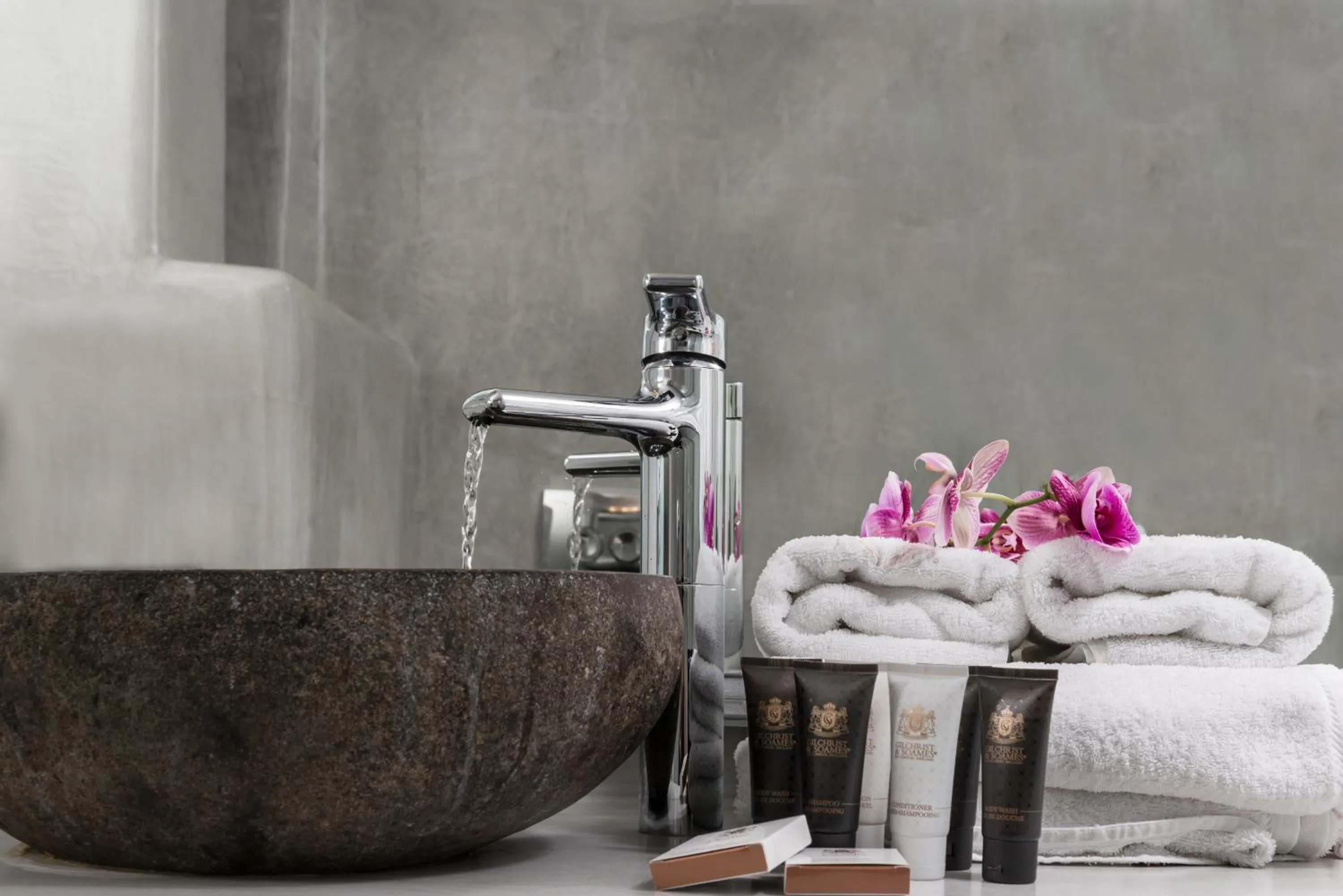 Bathroom in Anteliz Suites