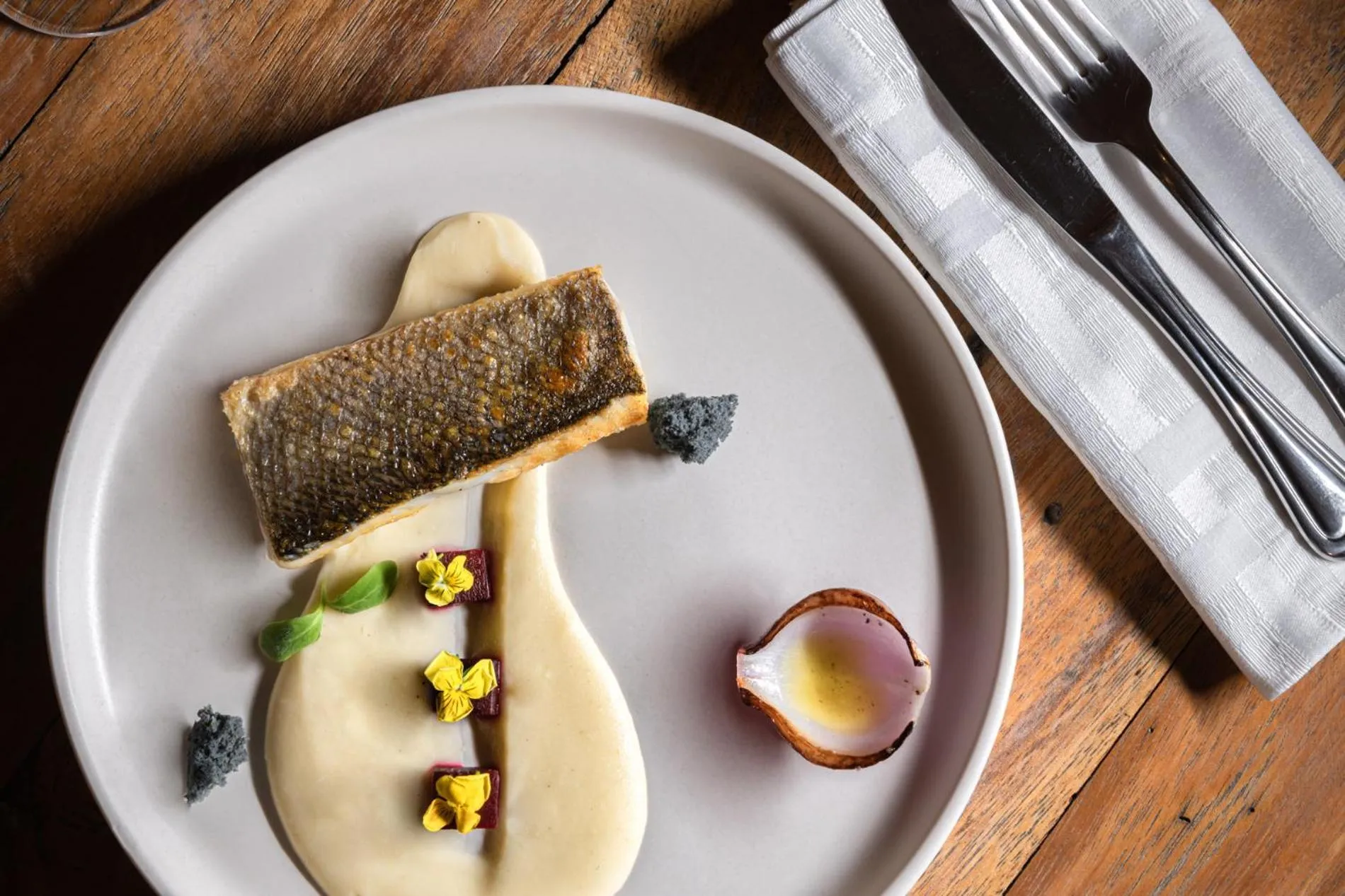 Restaurant/places to eat in Anteliz Suites