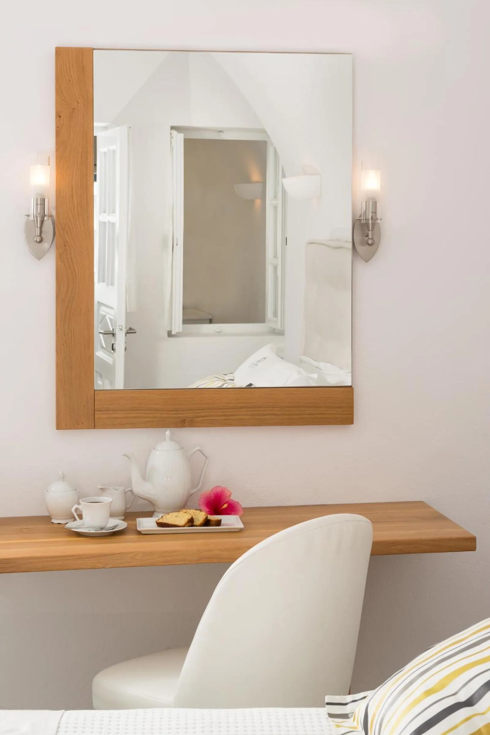 Seating area in Anteliz Suites