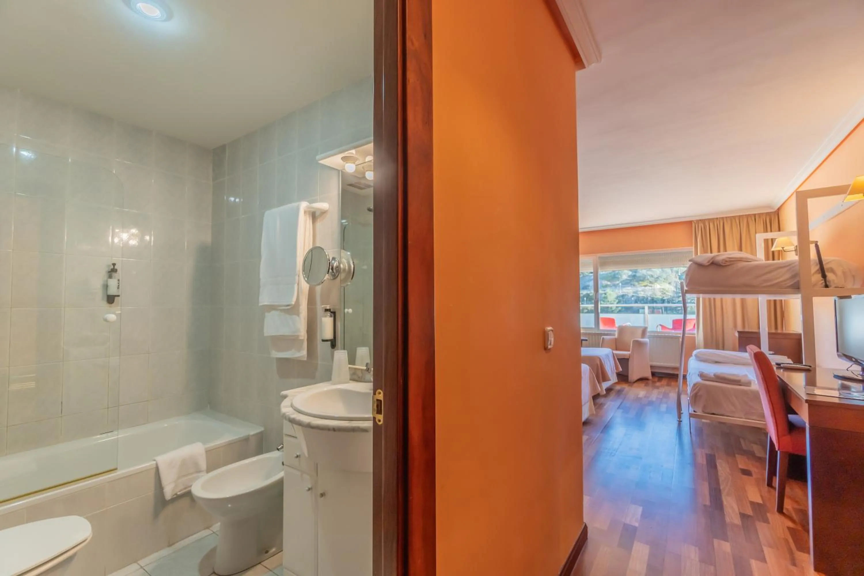 Shower in Hotel Náyade