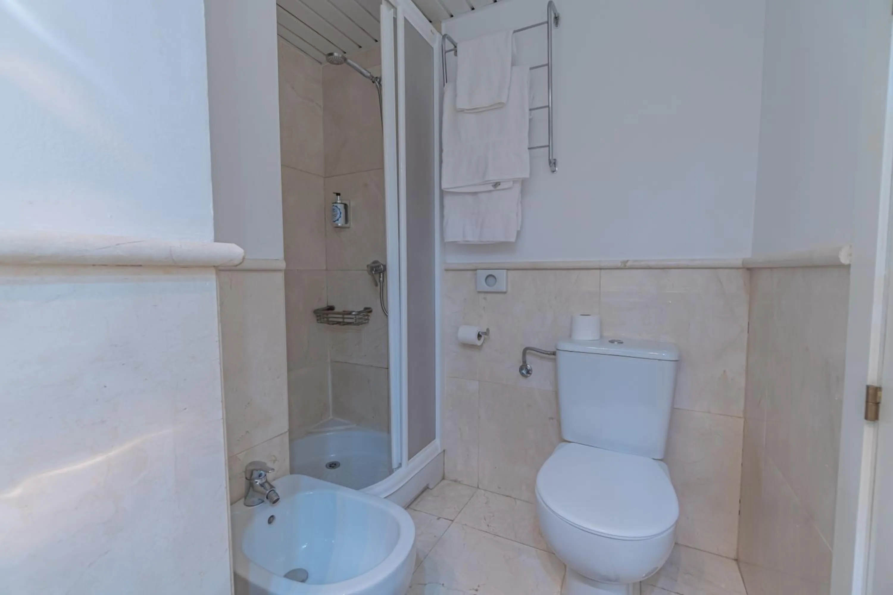 Shower in Hotel Náyade