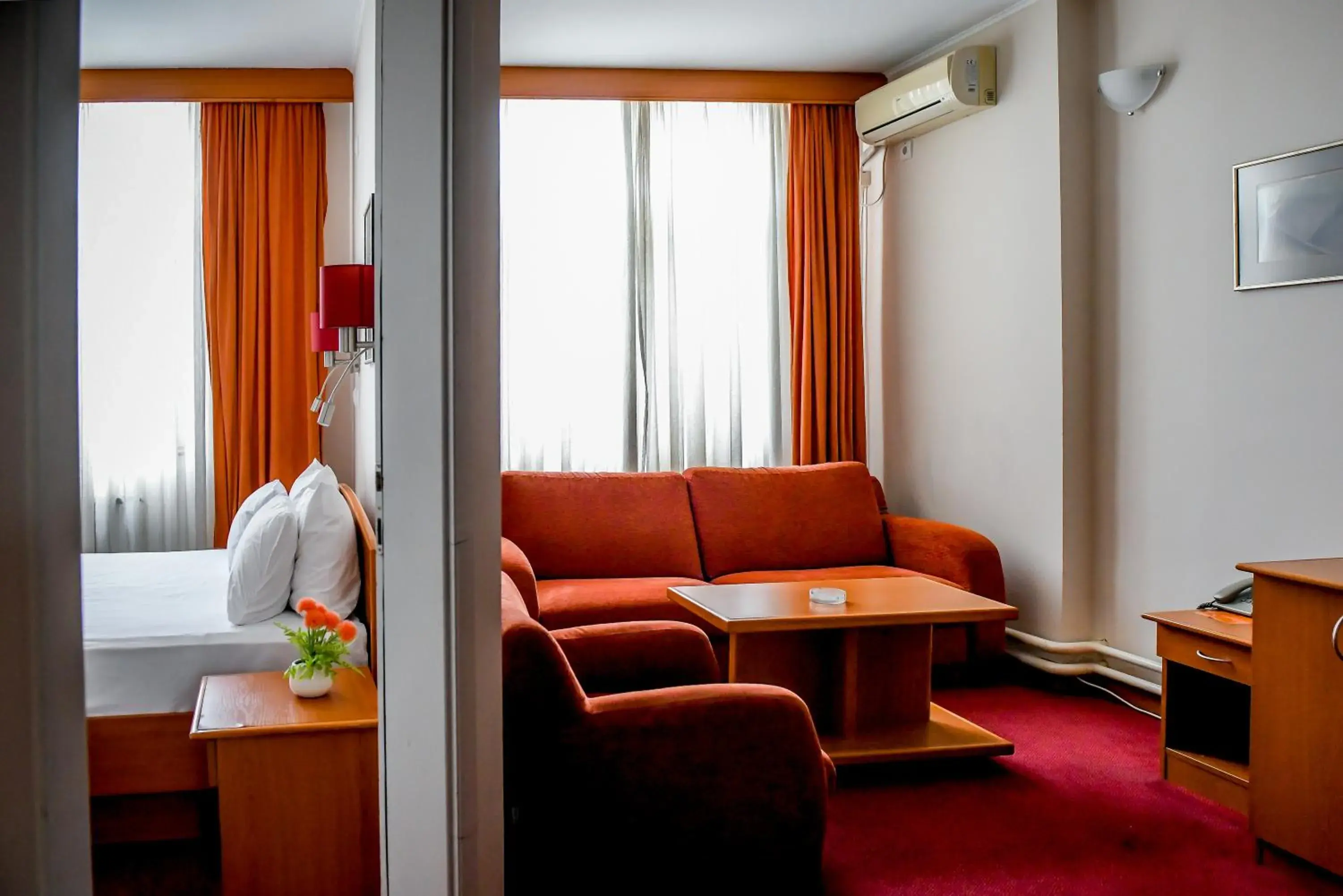 Suite (2 Adults) - single occupancy in Hotel Fontana Suite (2 Adults) - single occupancy in Hotel Fontana
