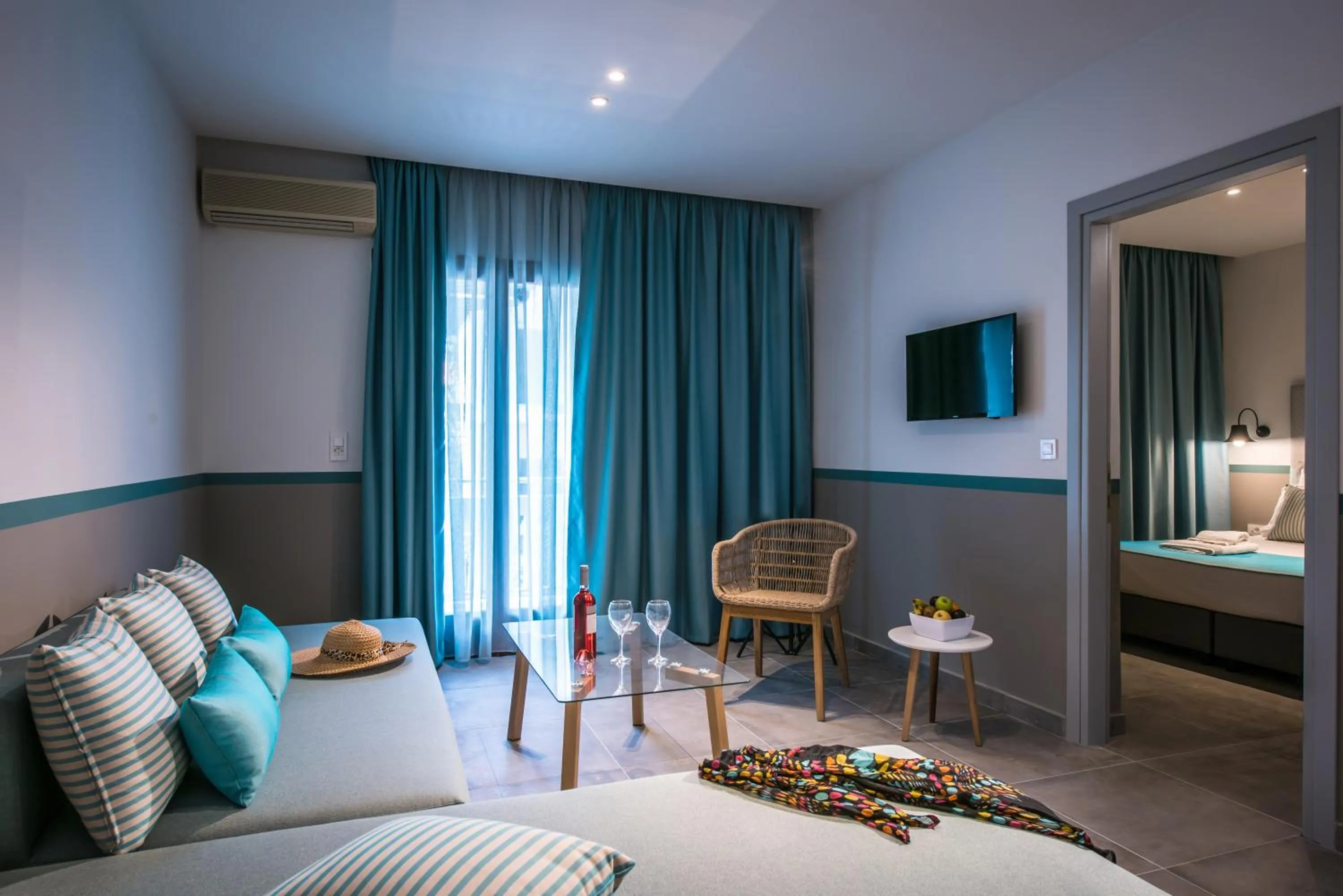 Seating area, Bed in Solimar Turquoise - Adults Only