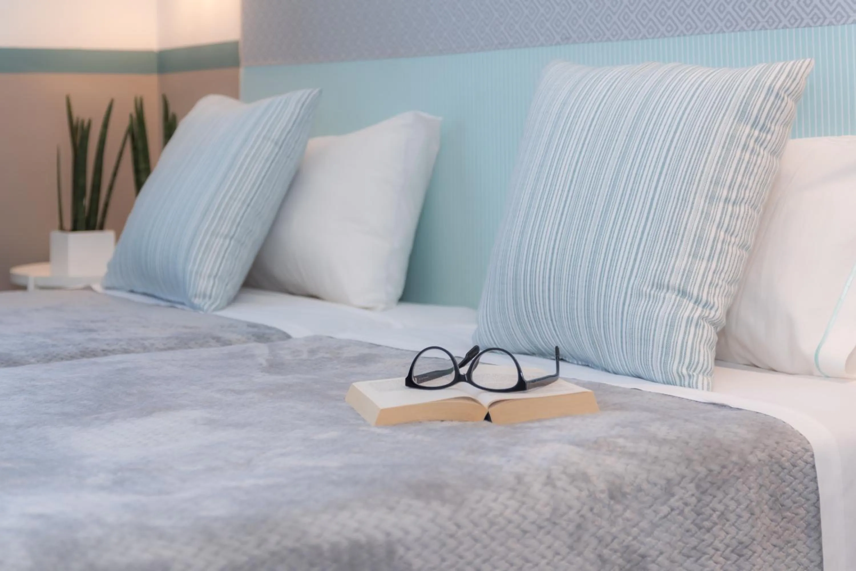 Bed in Solimar Turquoise - Adults Only