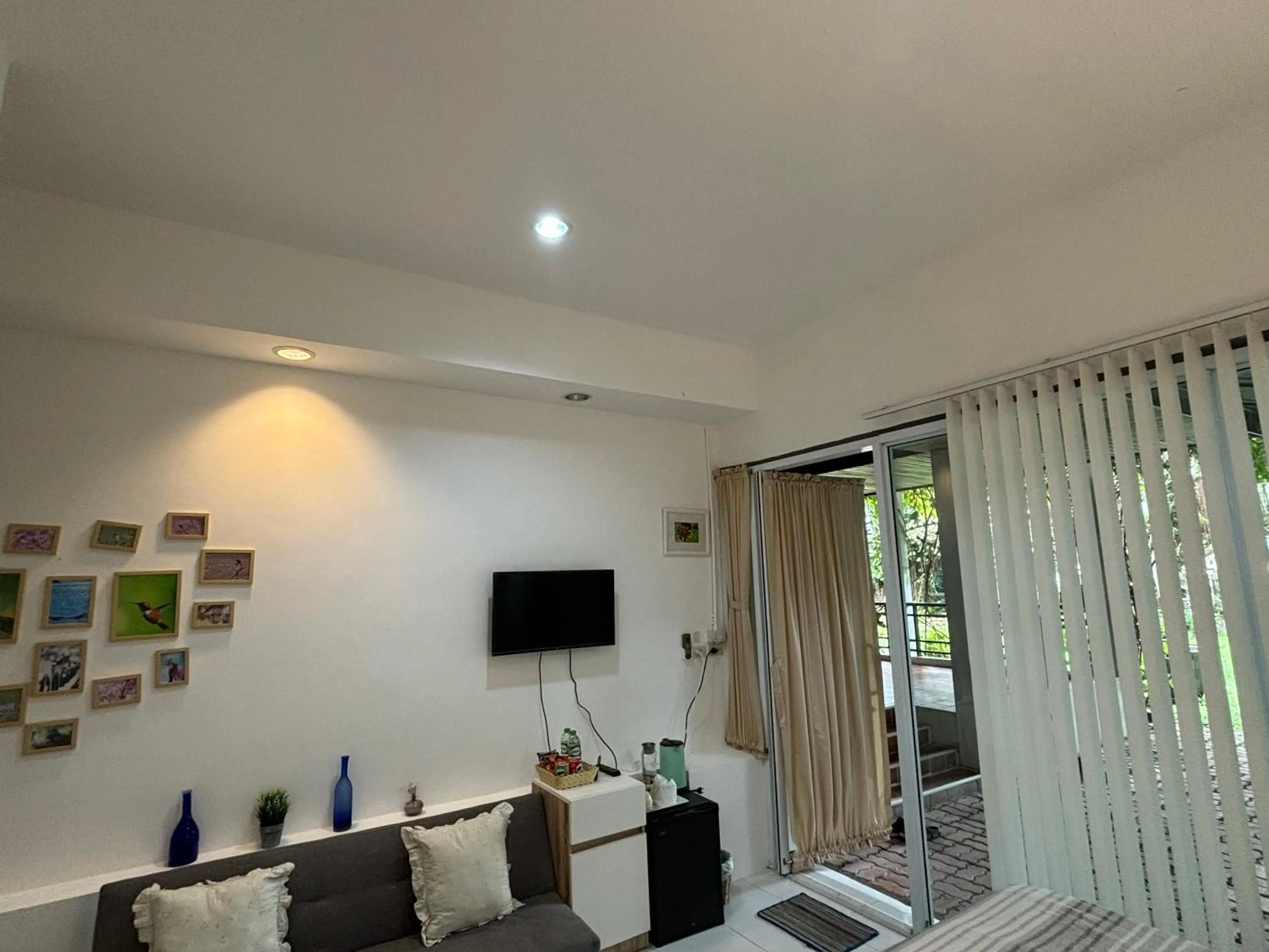 TV and multimedia in Banyan House Samui bed and breakfast (Adult Only)