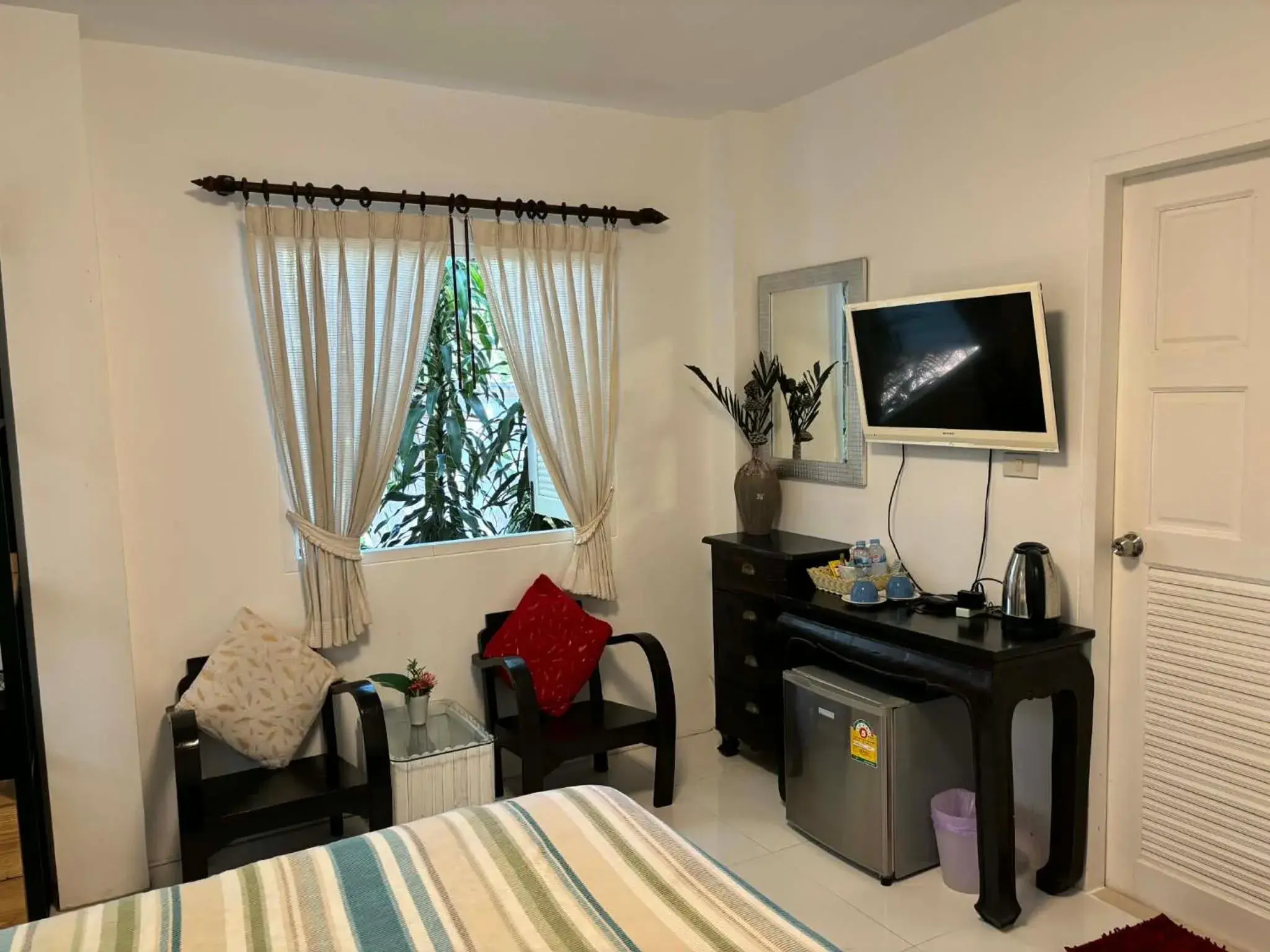 TV and multimedia, Bed in Banyan House Samui bed and breakfast (Adult Only) TV and multimedia, Bed in Banyan House Samui bed and breakfast (Adult Only)