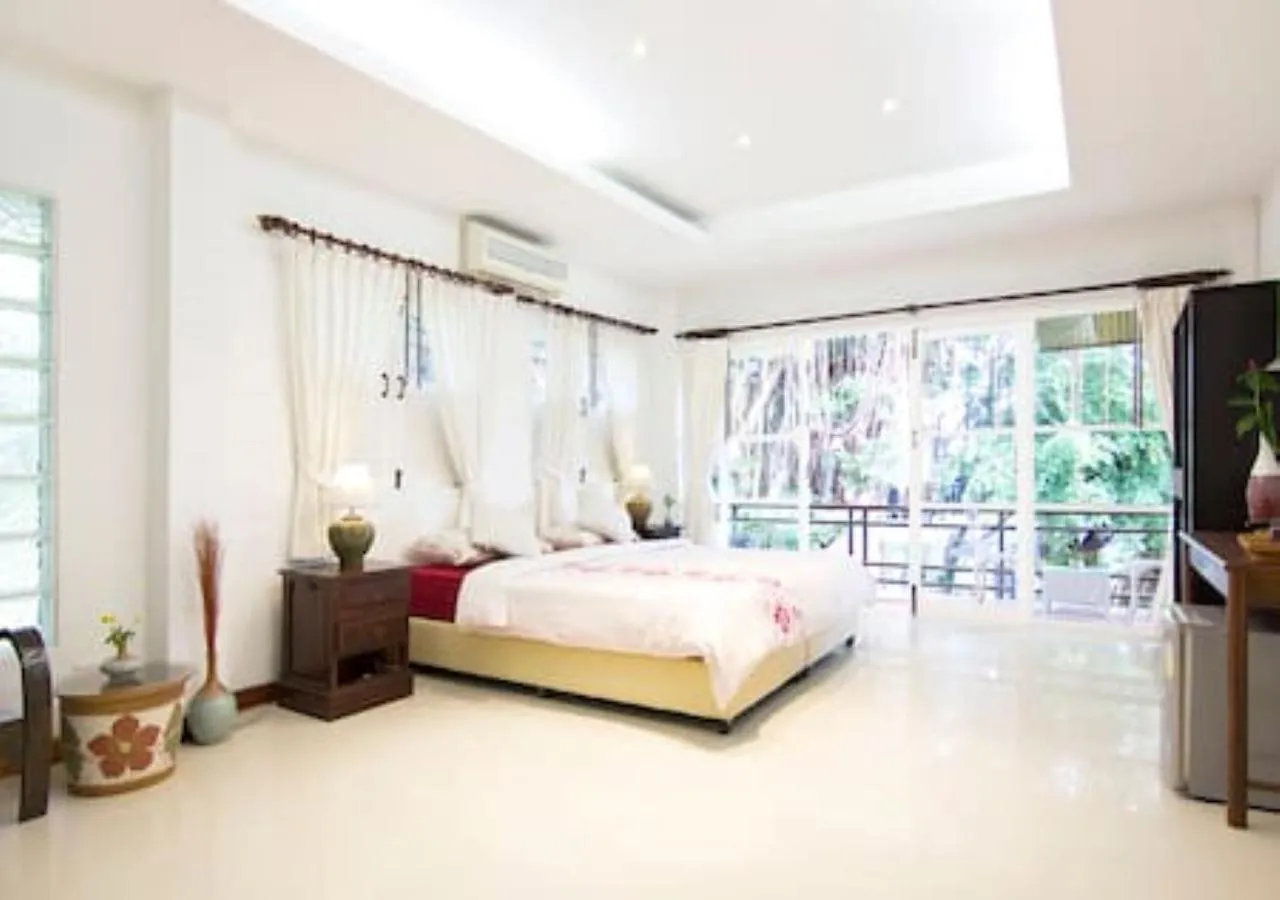 Photo of the whole room, Bed in Banyan House Samui bed and breakfast (Adult Only)