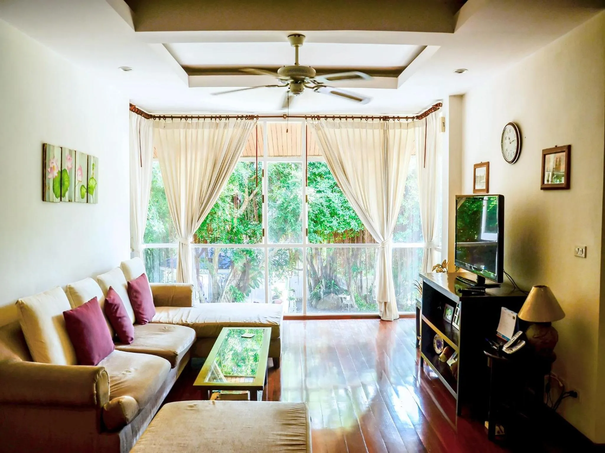 Living room in Banyan House Samui bed and breakfast (Adult Only)