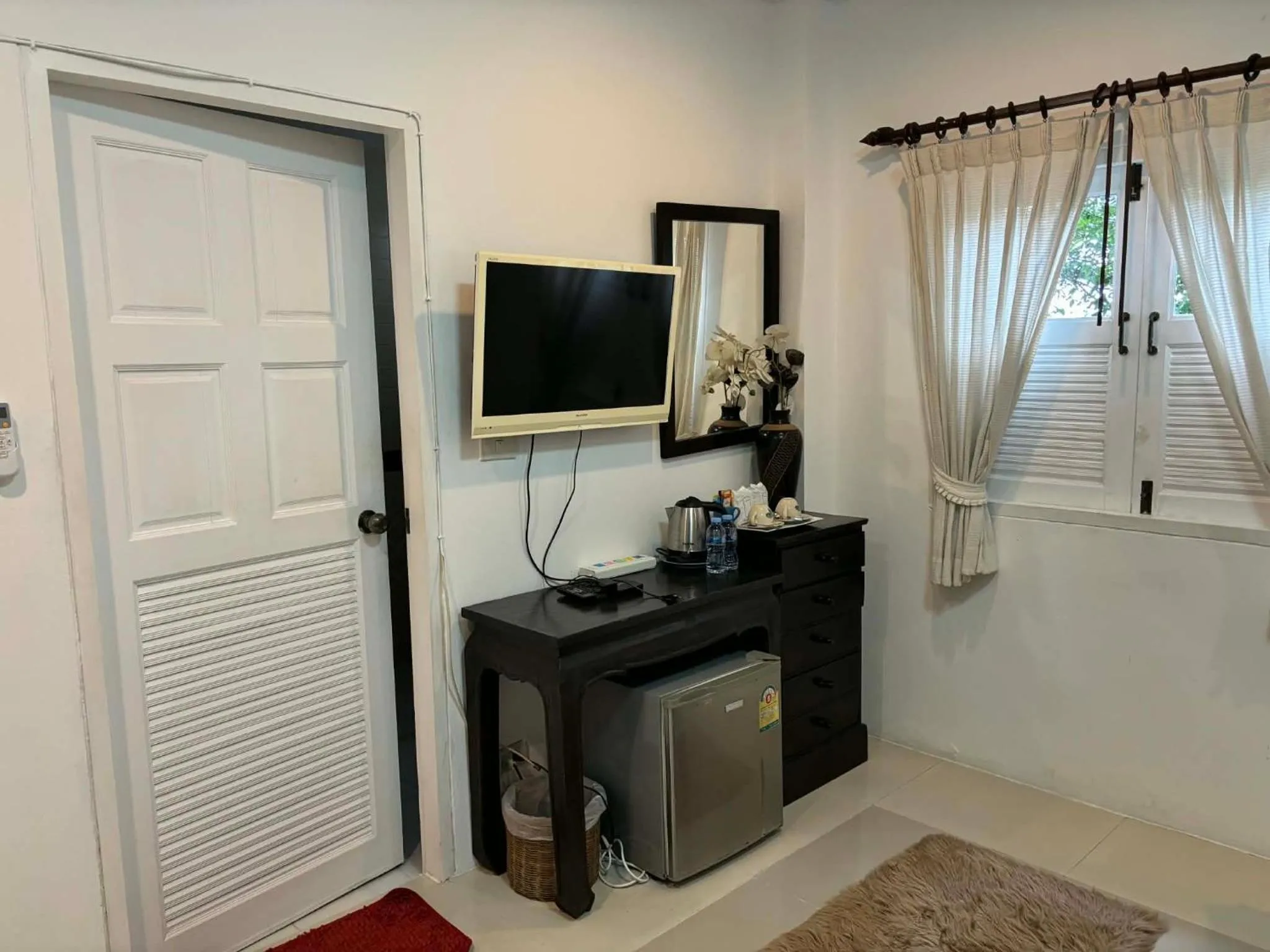 TV and multimedia in Banyan House Samui bed and breakfast (Adult Only)