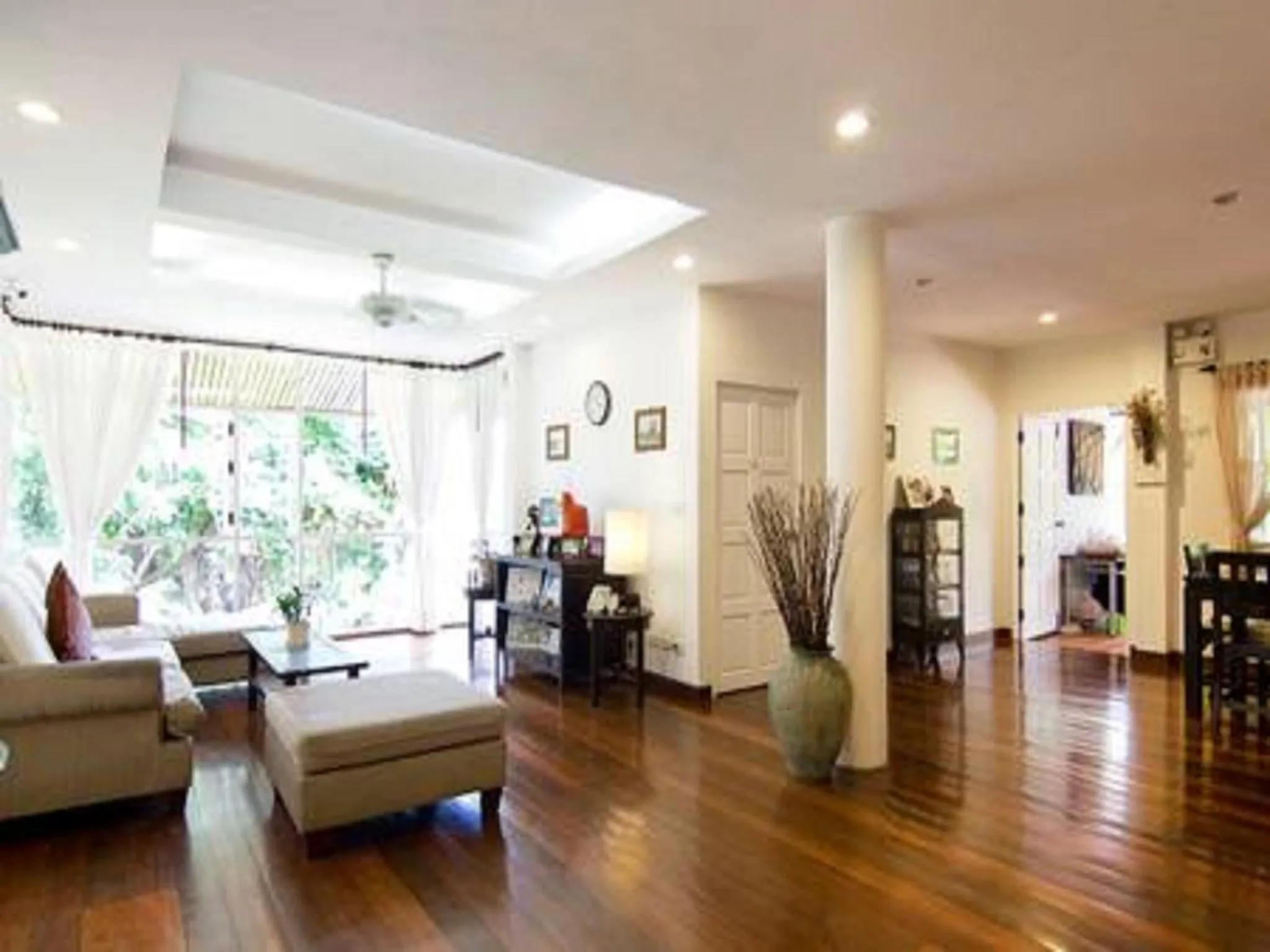 Communal lounge/ TV room in Banyan House Samui bed and breakfast (Adult Only)