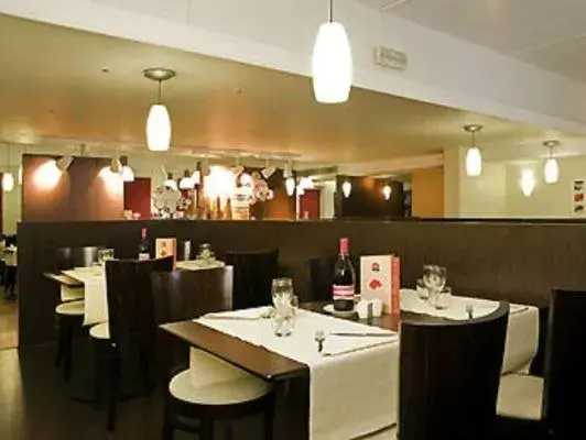 Restaurant/places to eat in ibis Paris Le Bourget Restaurant/places to eat in ibis Paris Le Bourget