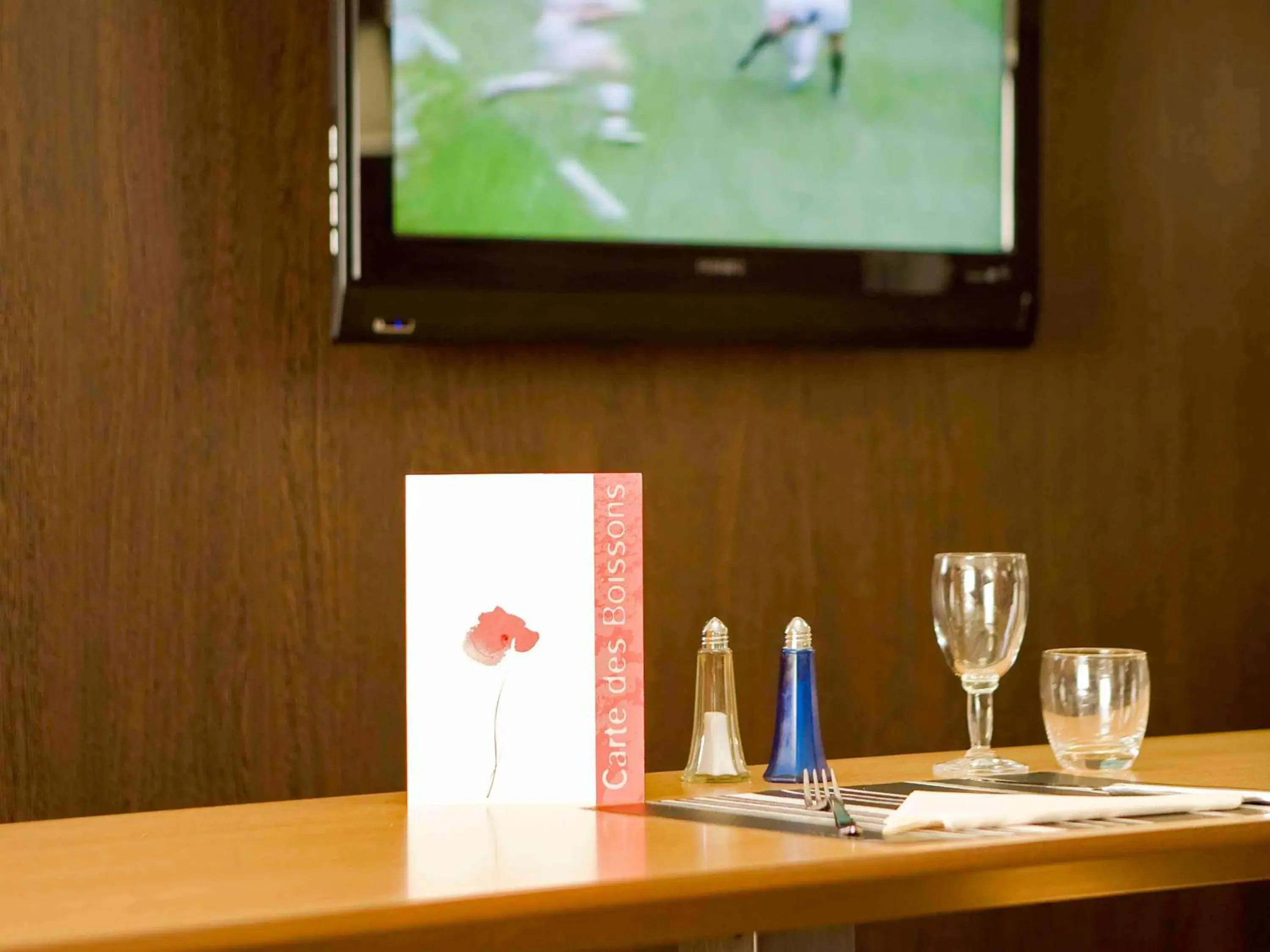 Lounge or bar in ibis Paris Le Bourget Lounge or bar in ibis Paris Le Bourget