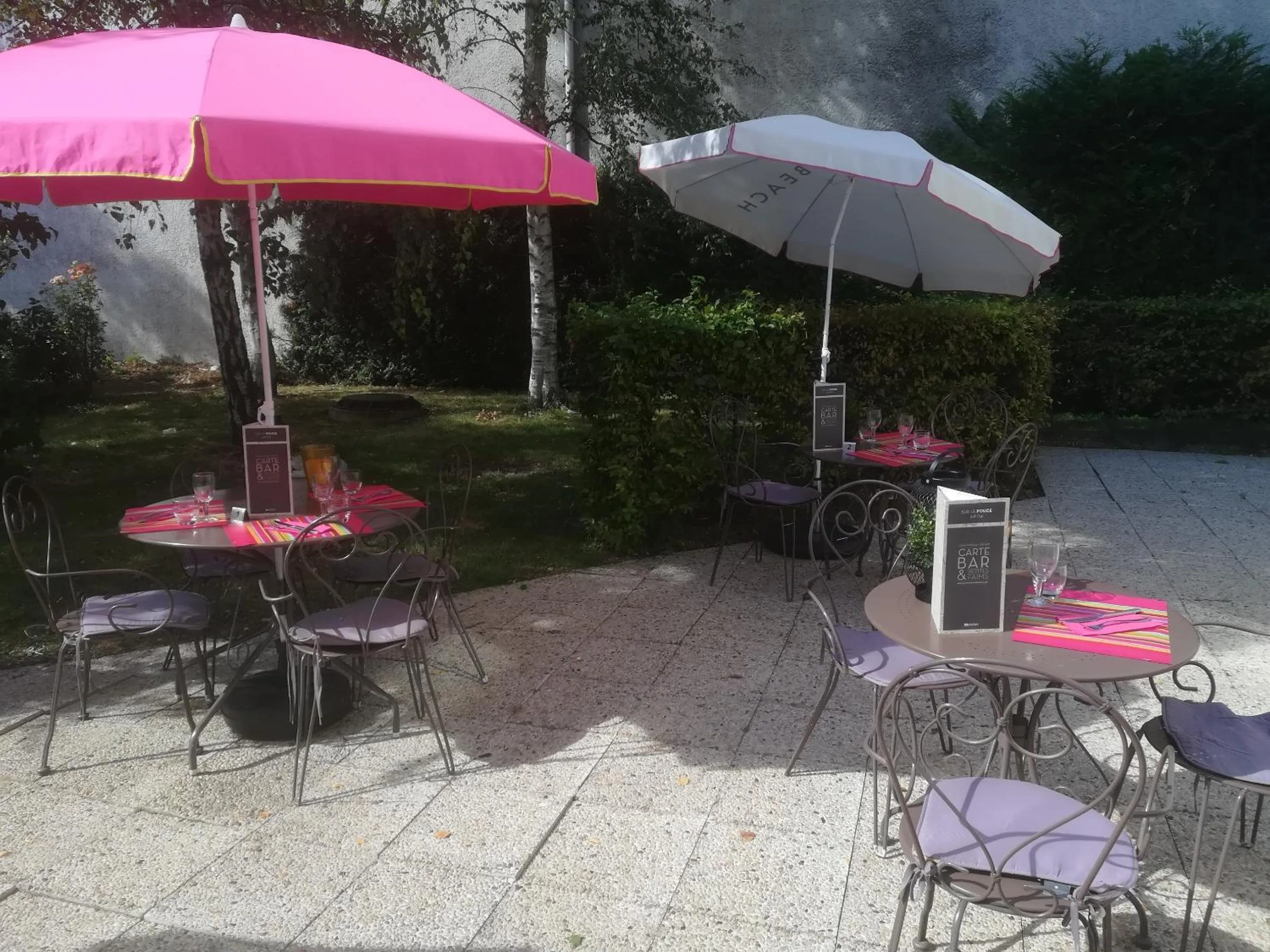 Patio in ibis Paris Le Bourget