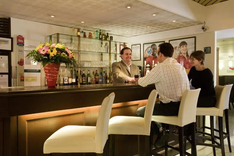 Staff in ibis Paris Le Bourget