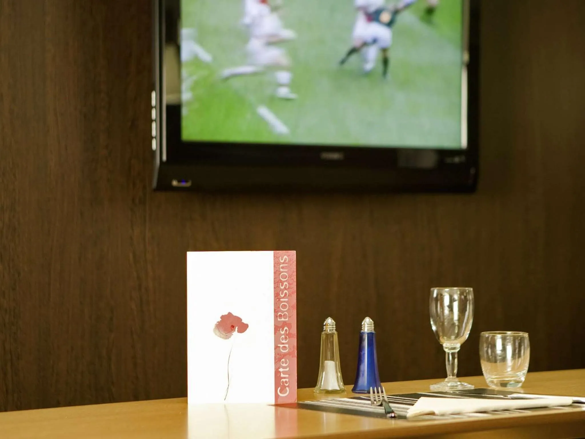 Restaurant/places to eat in ibis Paris Le Bourget