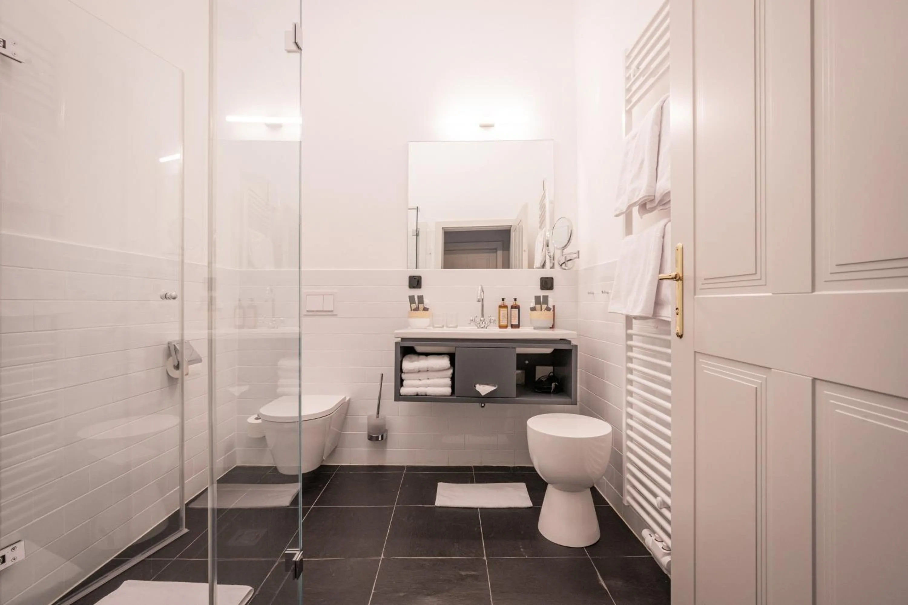 Shower in Boutique Hotel Zum Oberjäger, Schloss Lackenbach