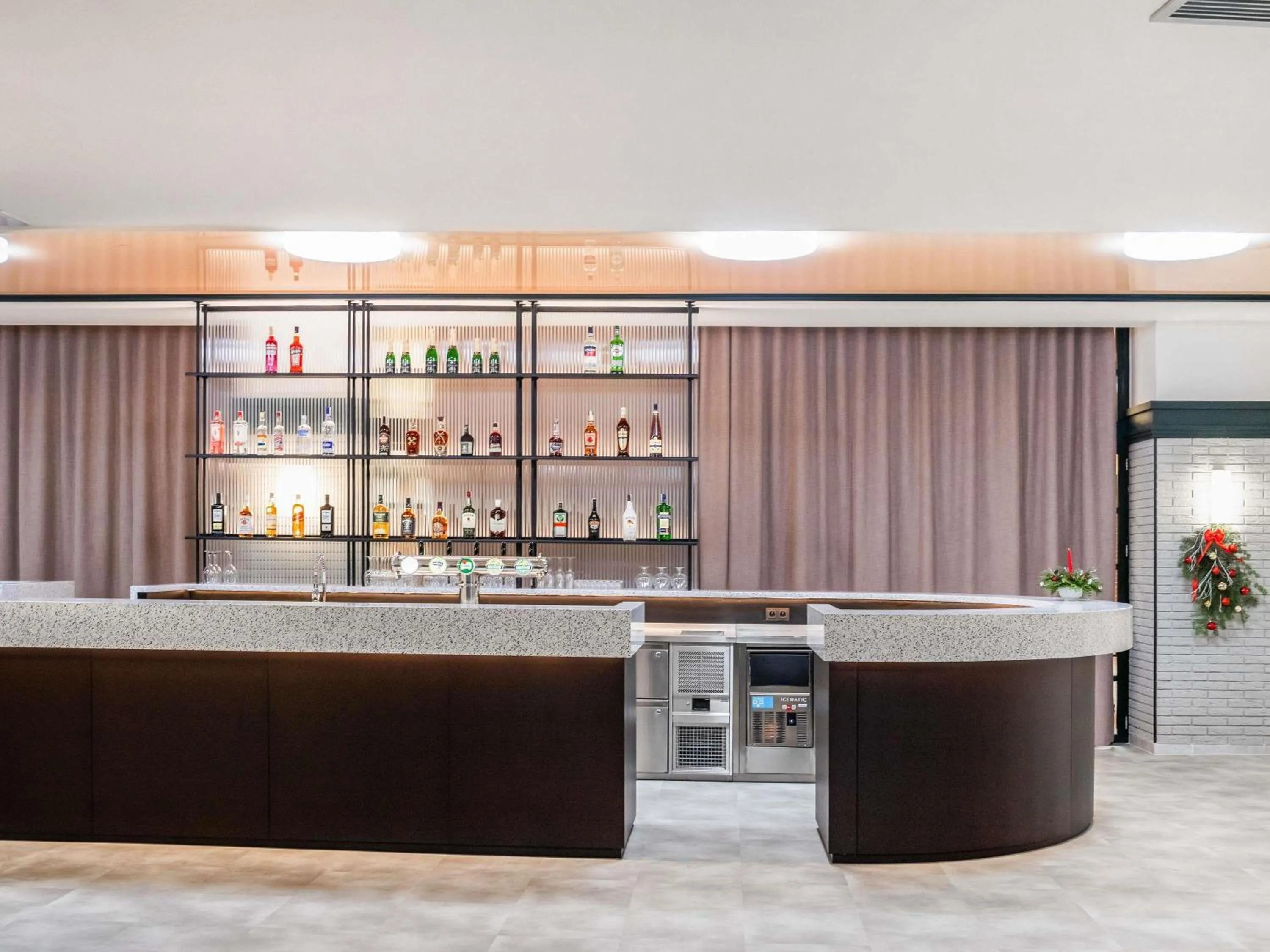 Lounge or bar in ibis Styles Relax Roznov pod Radhostem