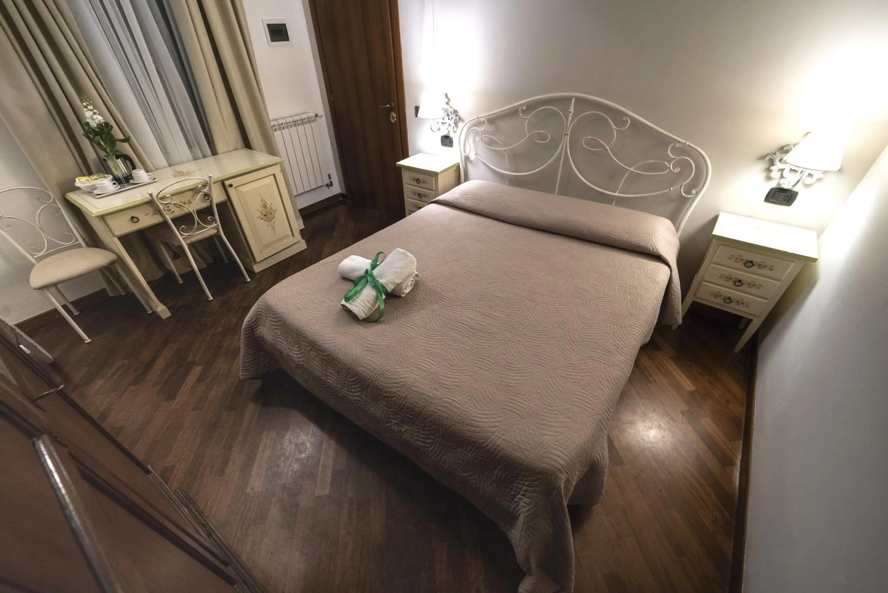 Bedroom, Bed in Residence Garibaldi