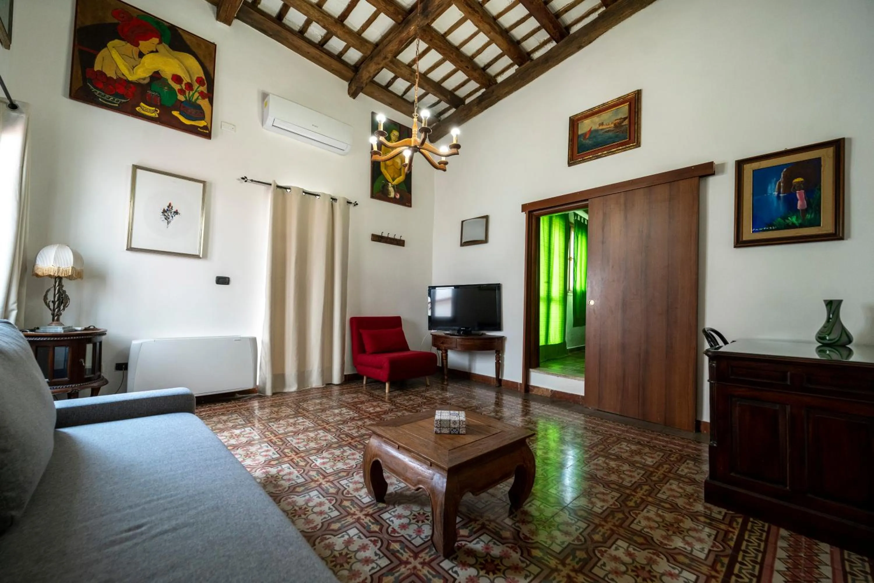 TV and multimedia in Residence Garibaldi