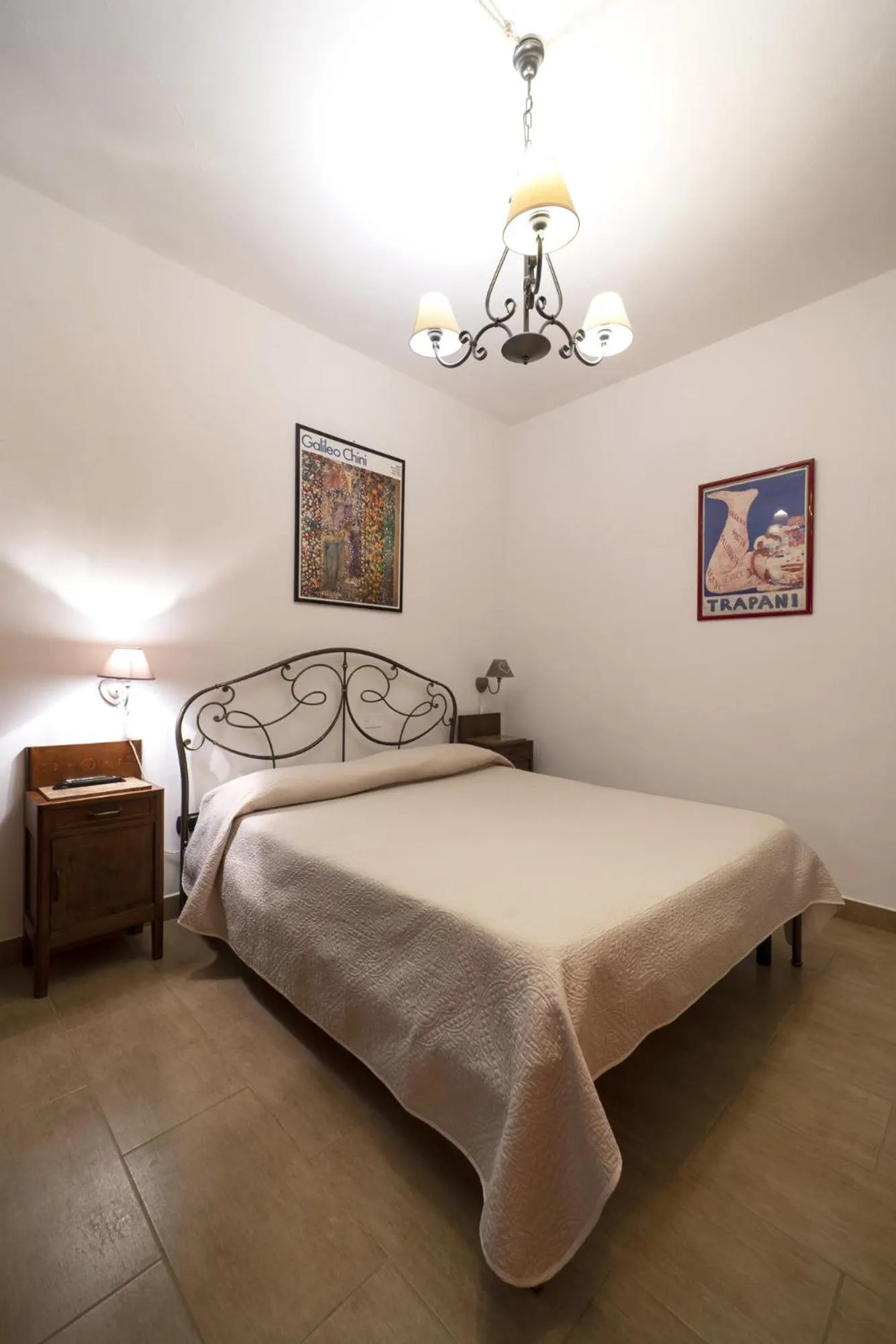 Bedroom, Bed in Residence Garibaldi